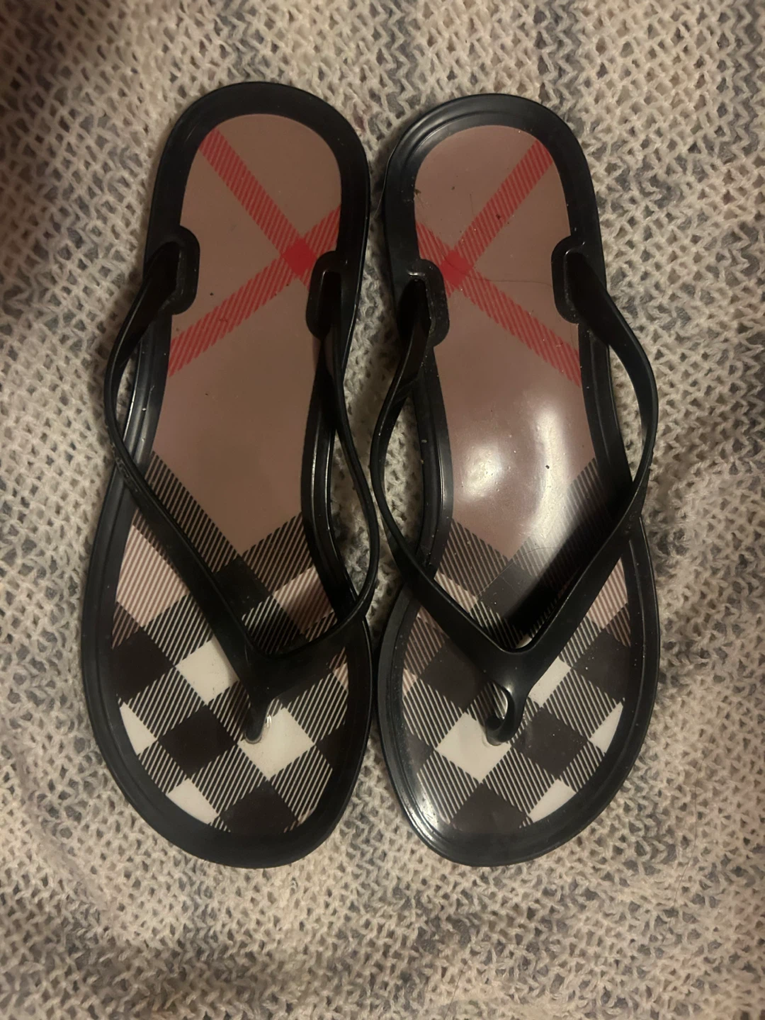 SALE!!! Burberry NovaCheck Jelly Flip Flops - photo 2