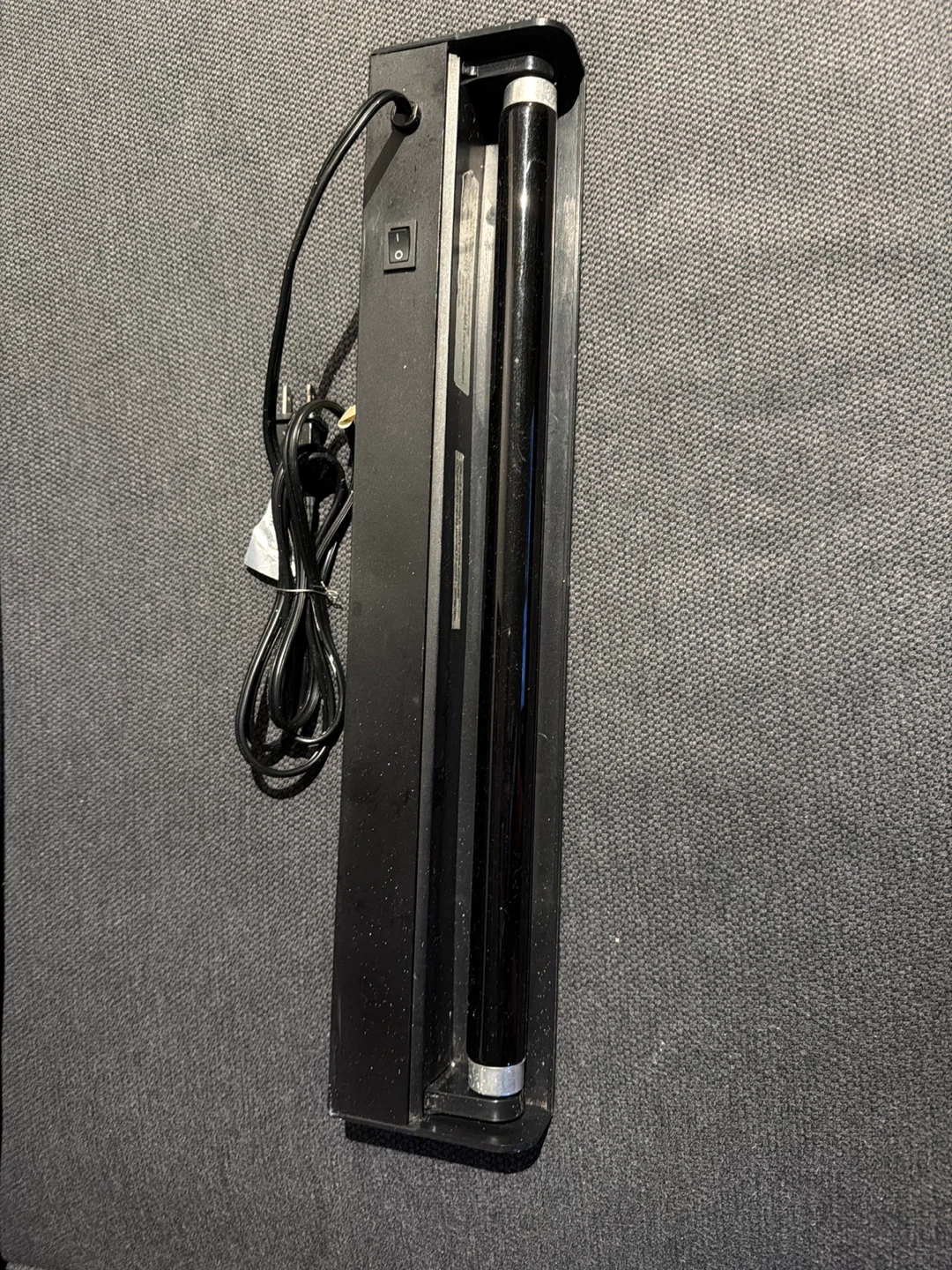 Fluorescent Light Fixture - 15W Max Type T8