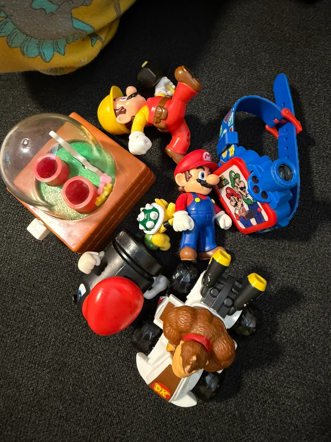 Nintendo Super Mario & Donkey Kong Action Figures and Watch