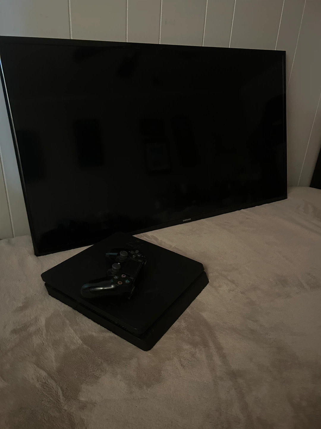PlayStation 4 Console with Controller and Samsung tv bundle