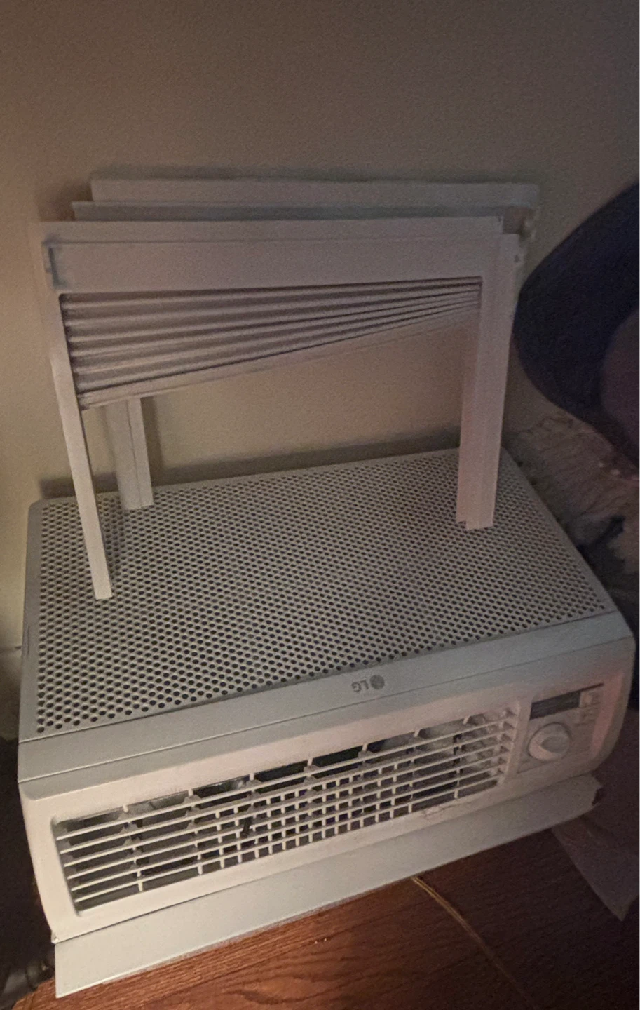 LG Window Air Conditioner - photo 2