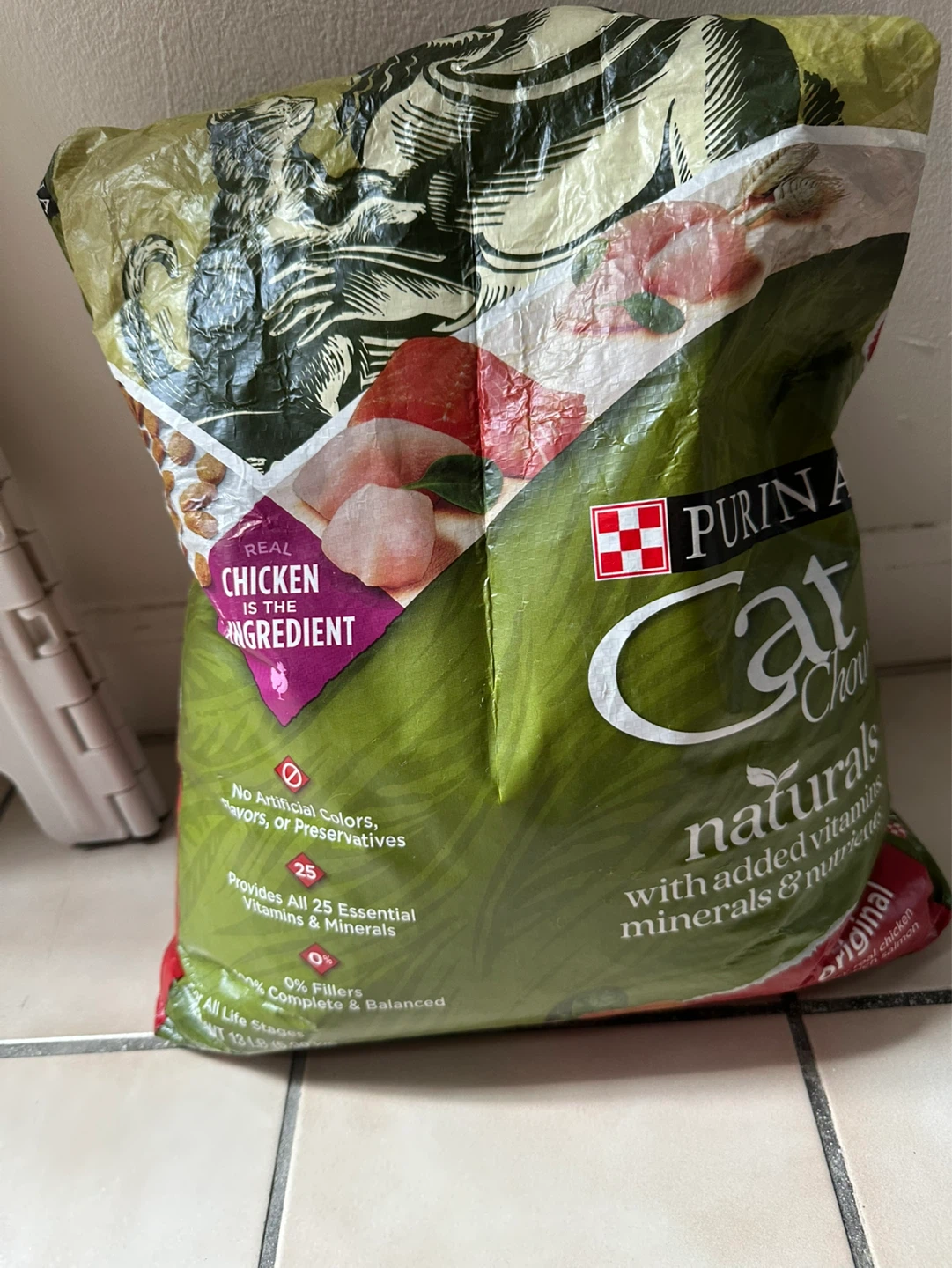 Purina Cat Chow Naturals Dry Cat Food - Original Chicken Salmon