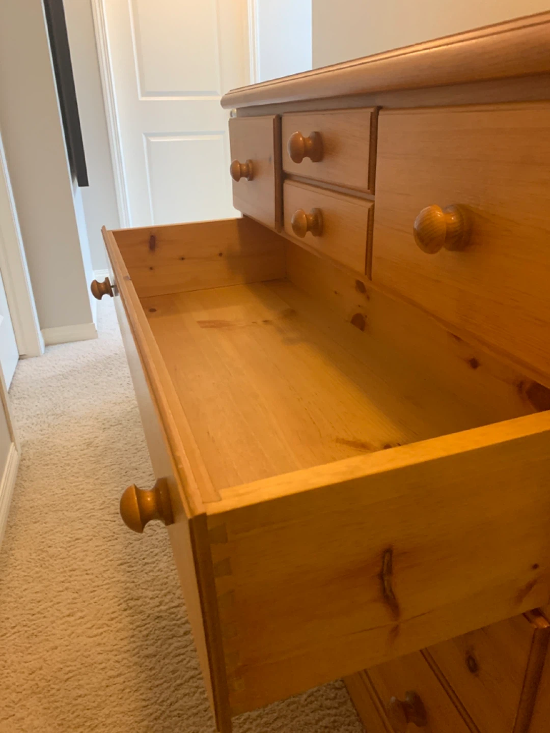 Pine Dresser with 7 Drawers - photo 3