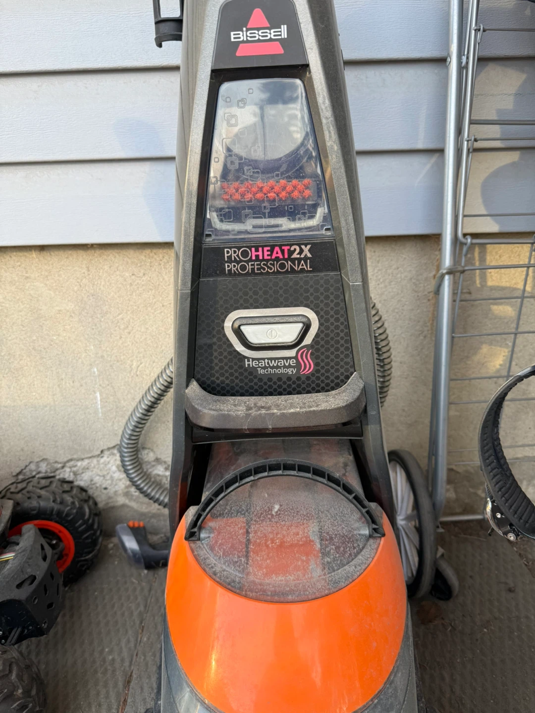 Bissell ProHeat 2X Professional Carpet Cleaner - photo 2
