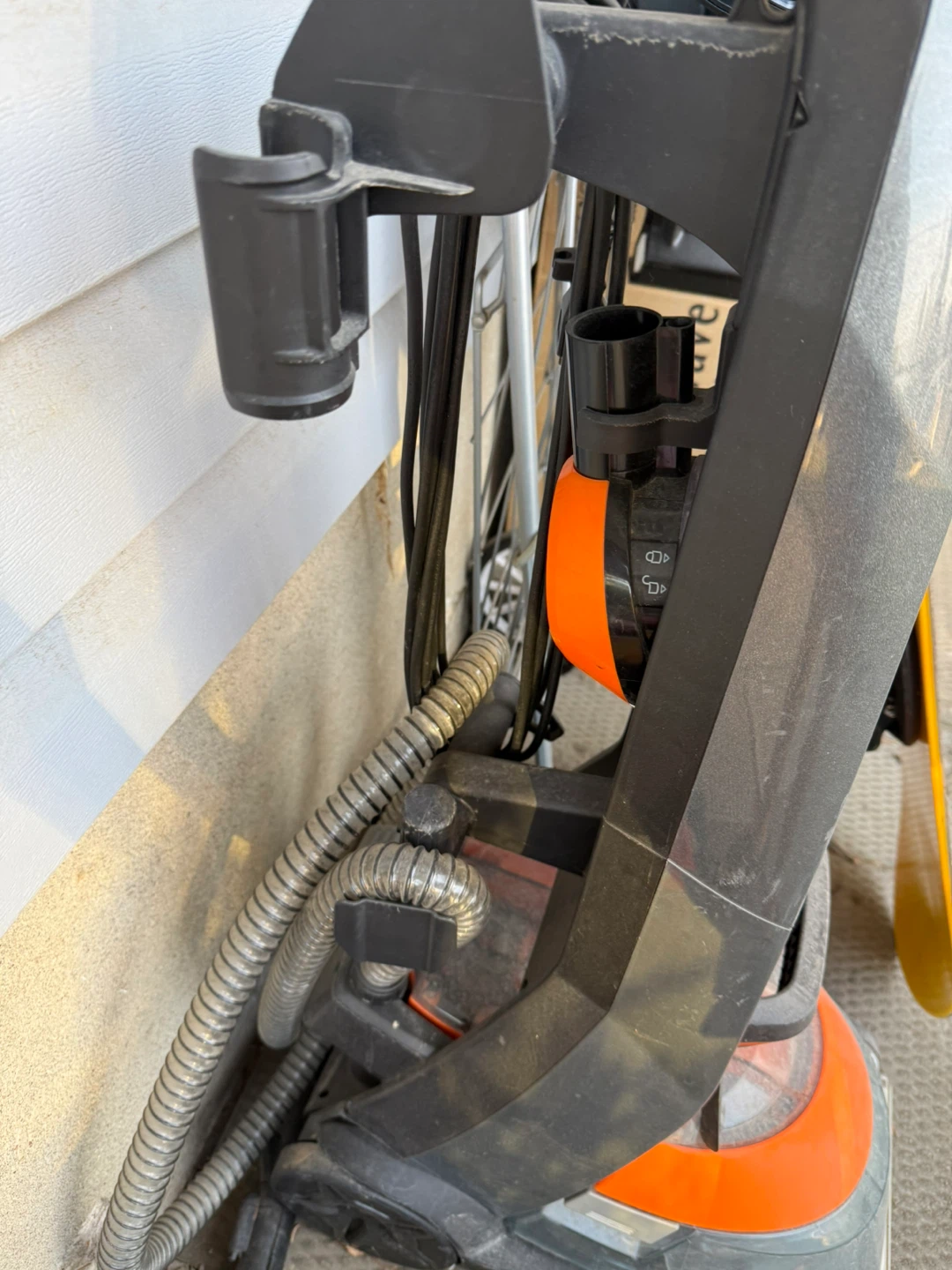 Bissell ProHeat 2X Professional Carpet Cleaner - photo 3