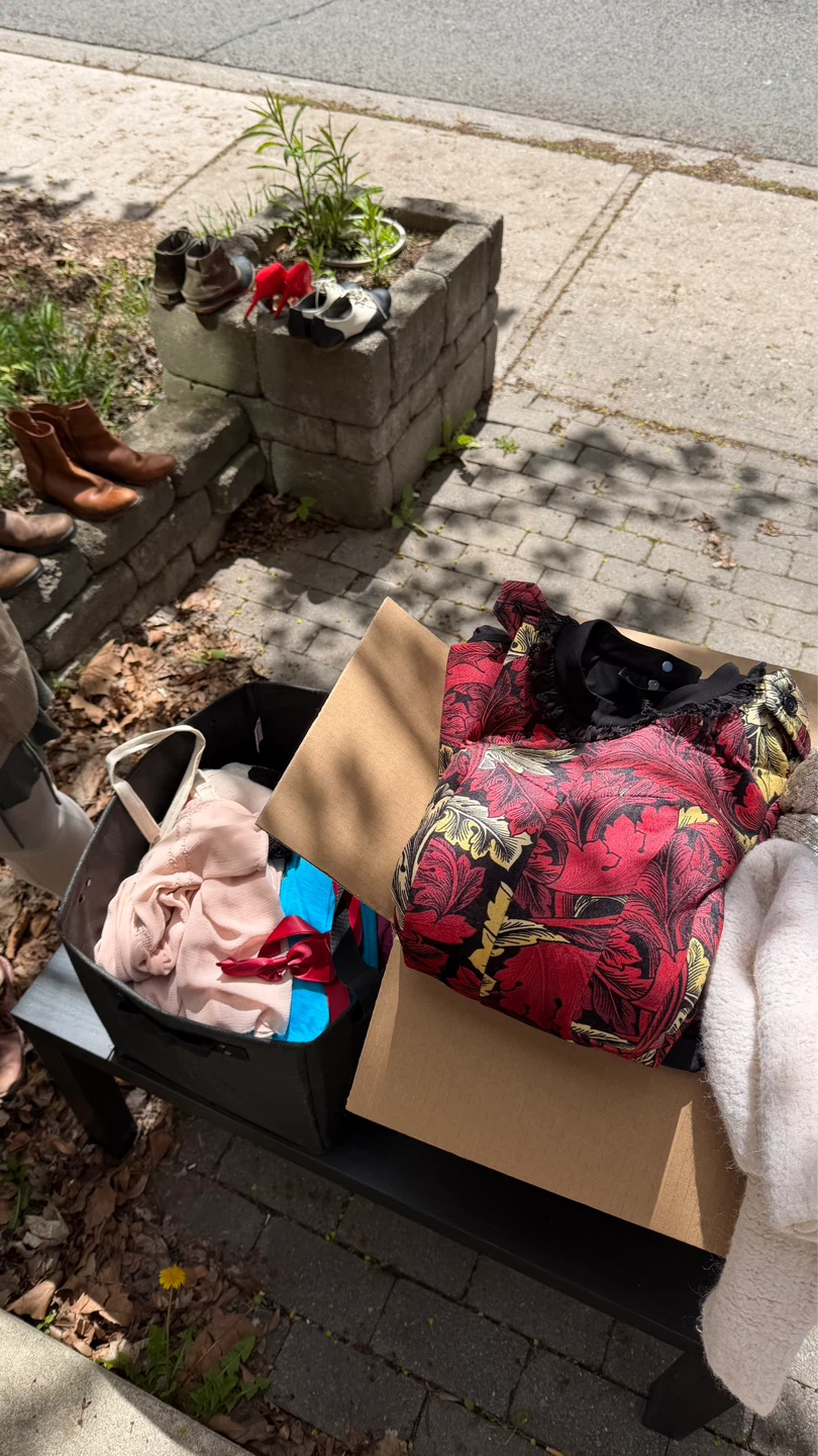 Garage sale in stockyards - photo 3
