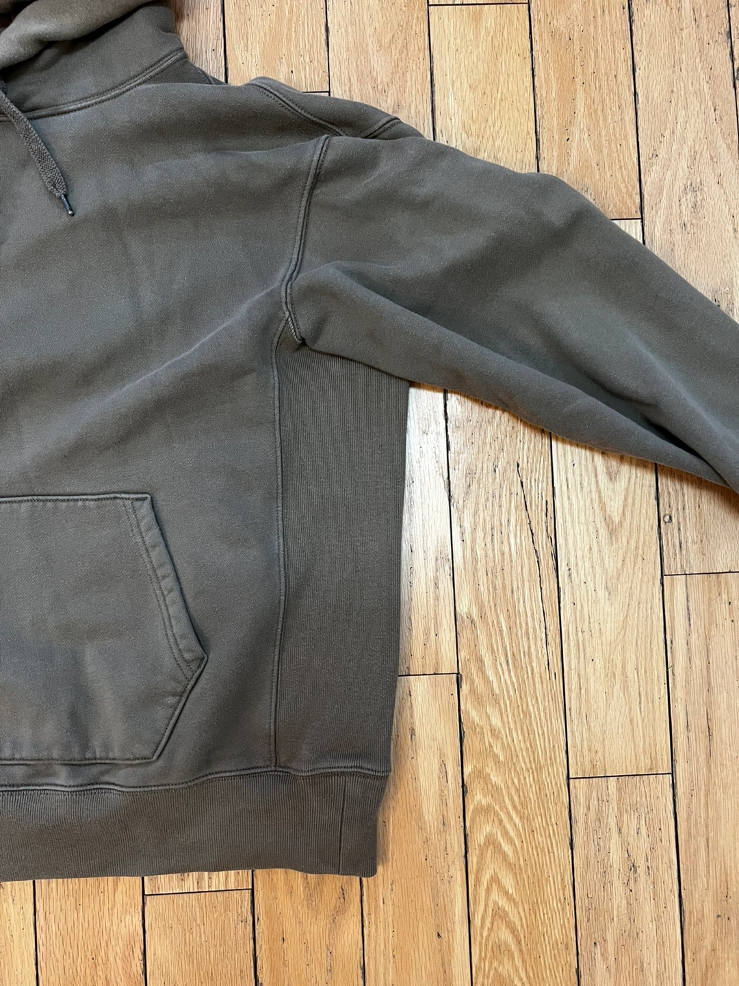 Uniqlo hoodie - size large - photo 3