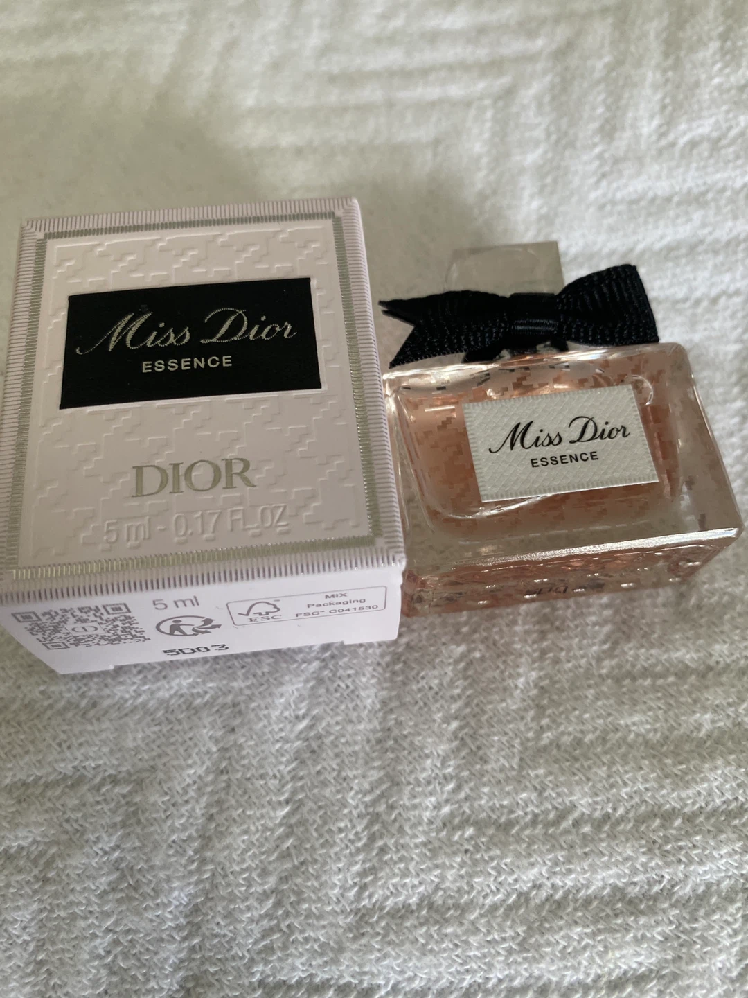 Dior Miss Dior Essence Perfume Mini 5ml - photo 2