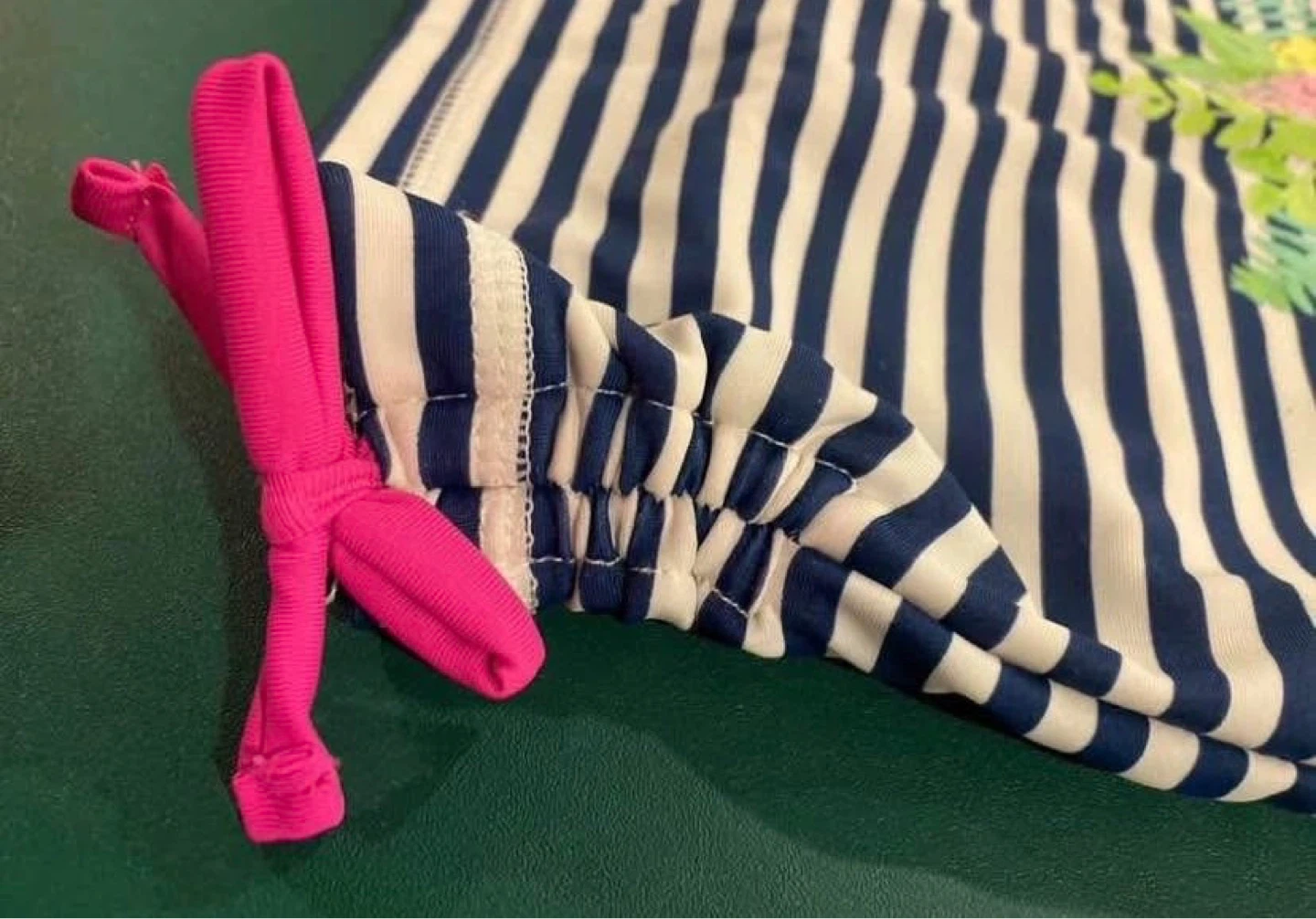 EUC: Tommy Bahama Nautical Raglan Swim Top Rash Guard Size 5 - photo 2