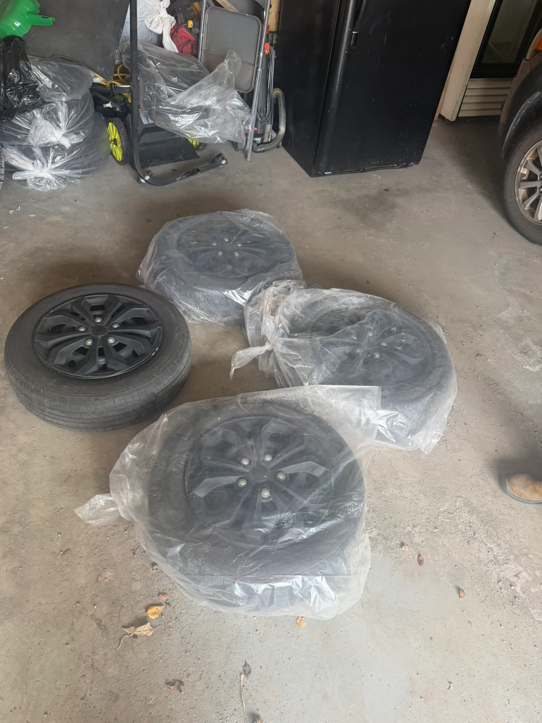 Set of 4 Black Alloy Wheels and tire - photo 2