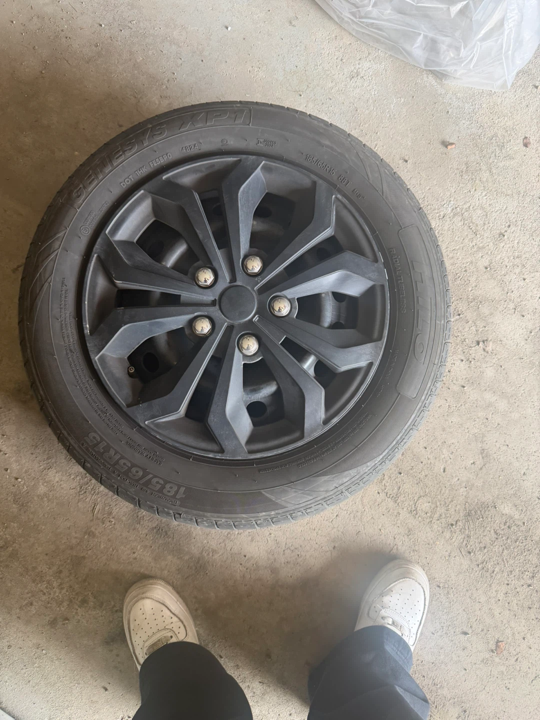 Set of 4 Black Alloy Wheels and tire