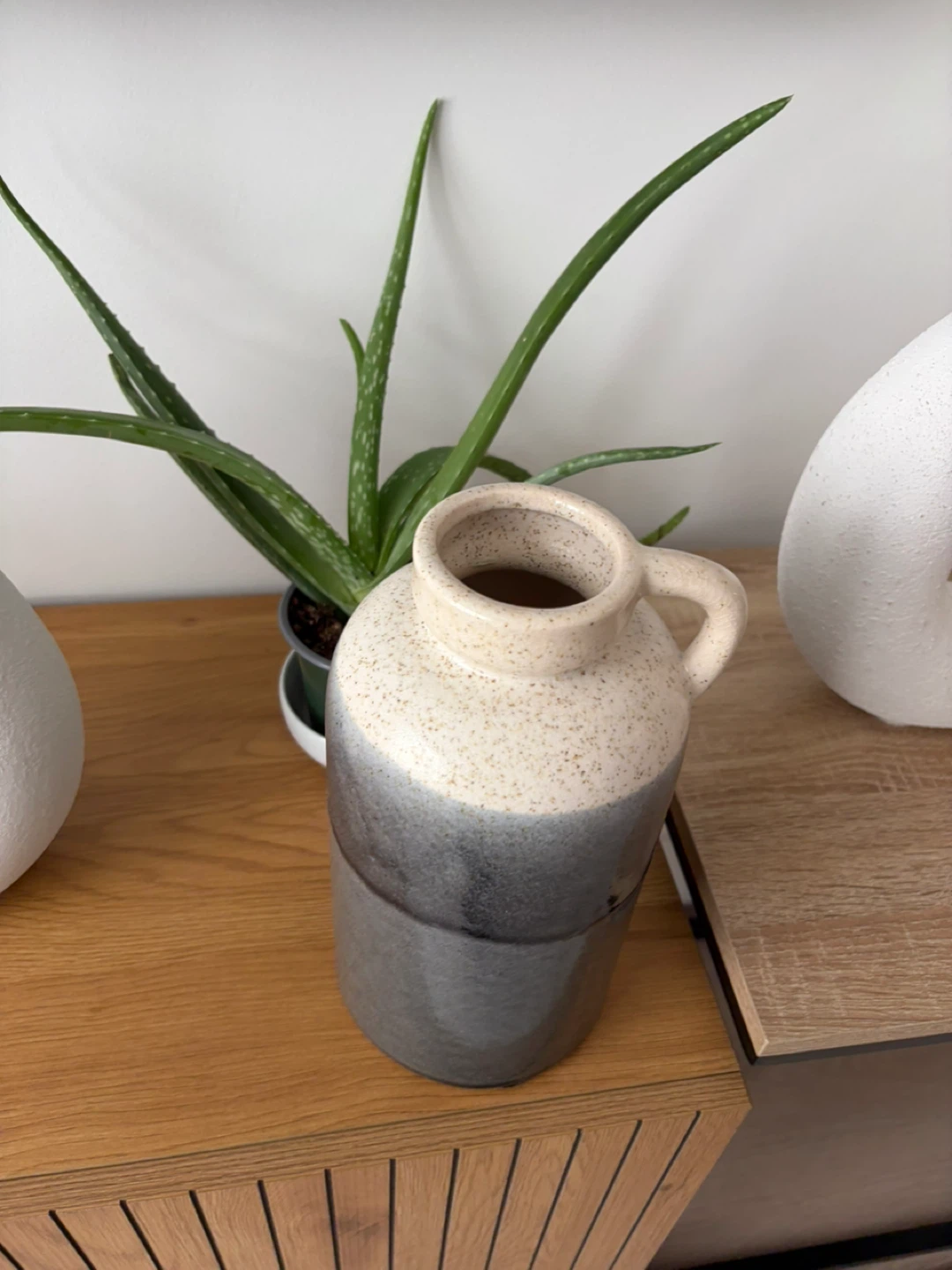 Modern White Ceramic Decorative Vase - photo 3