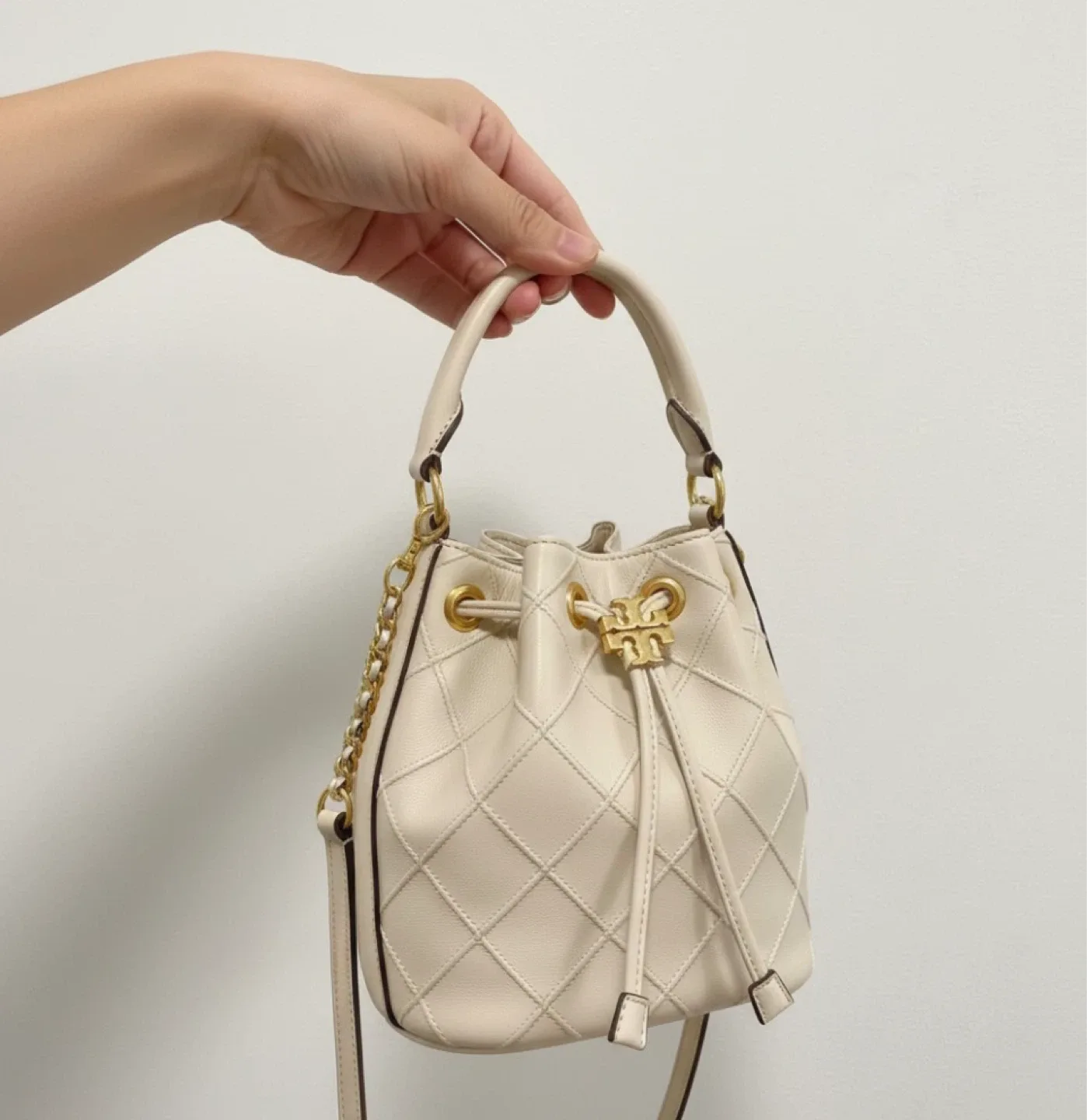 Tory Burch Kira Quilted Convertible Bucket Bag Cream Leather