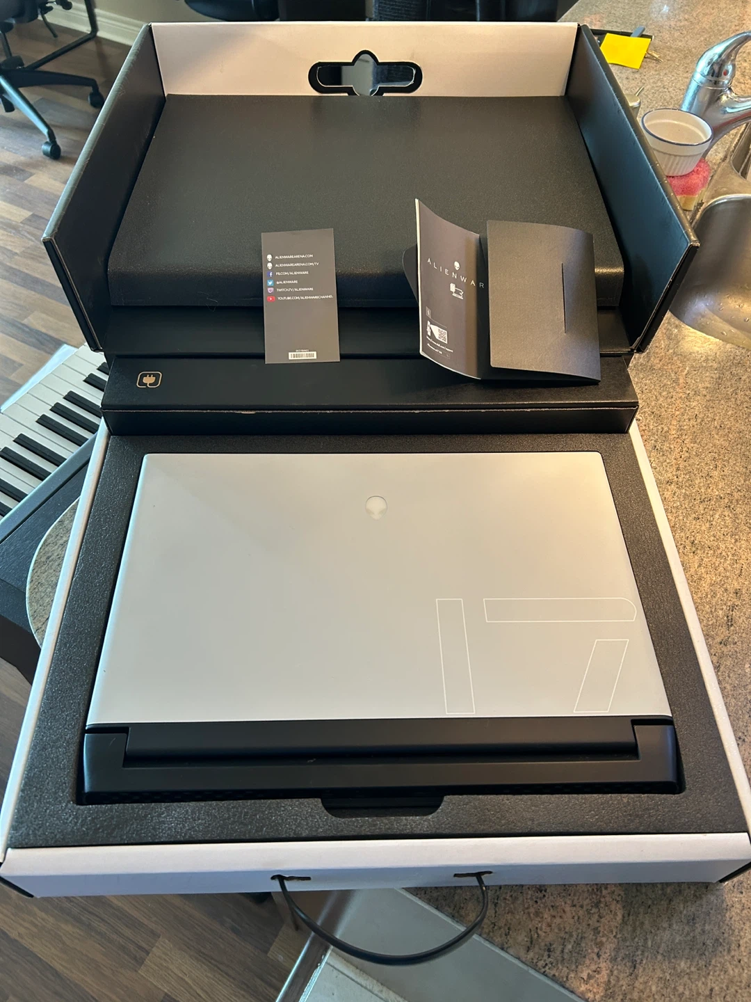 Alienware M17 R4 Laptop 17” screen