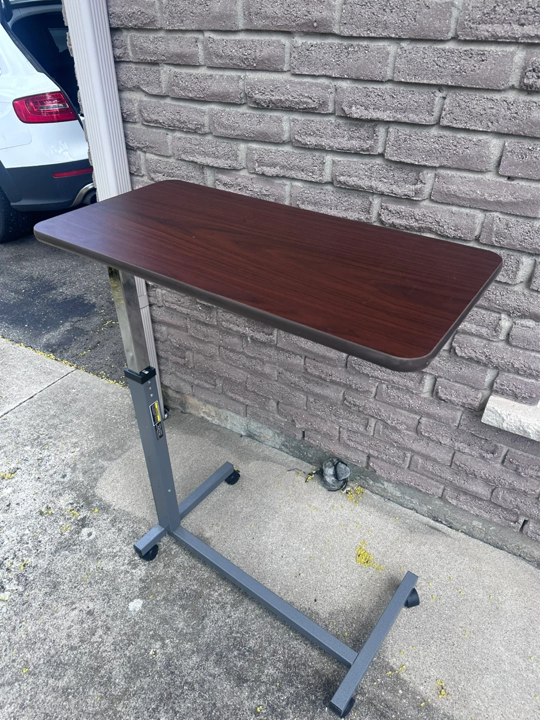 Medical grade height adjustable side or tv table - photo 2