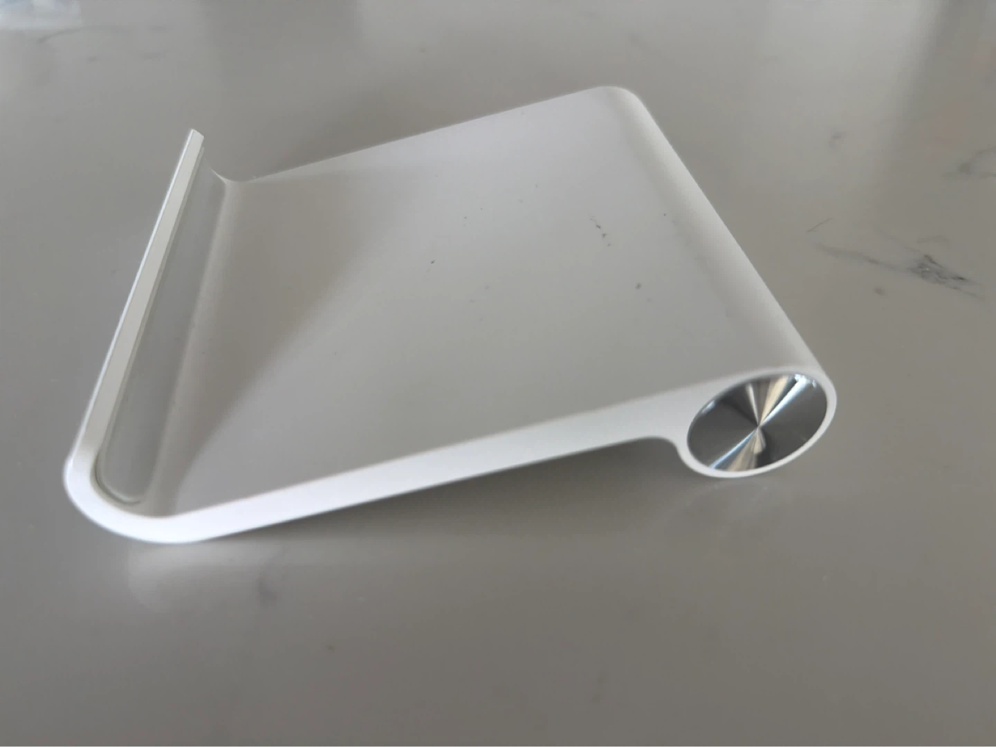 White Phone/Tablet Stand - photo 3