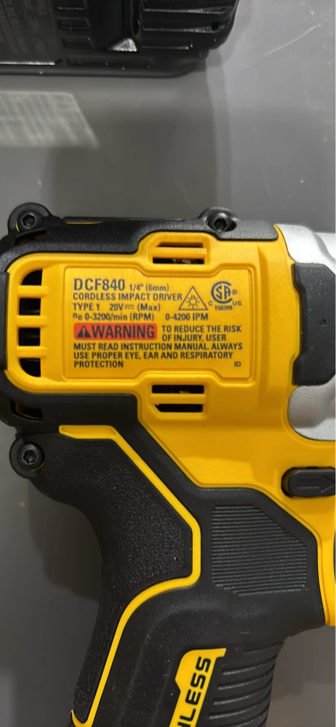 2x DeWalt DCF845 20V MAX Cordless Impact & 2 Battery & Charger - photo 3