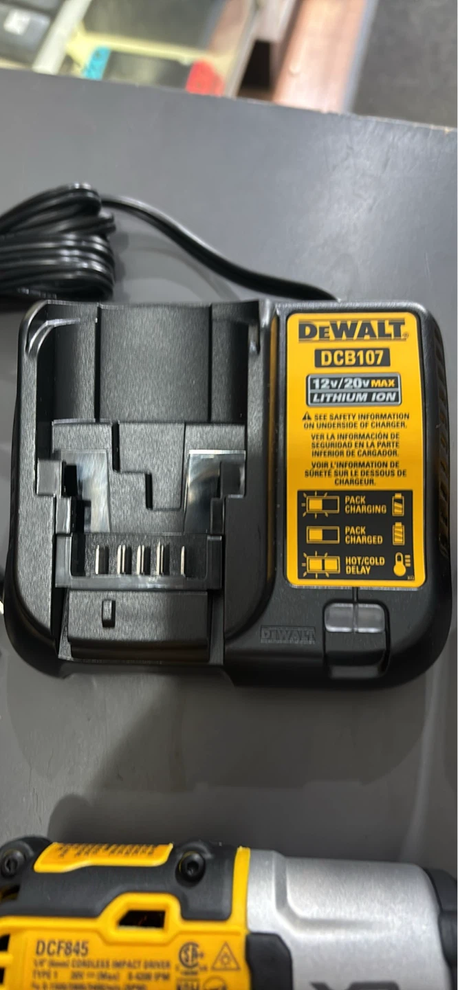 2x DeWalt DCF845 20V MAX Cordless Impact & 2 Battery & Charger - photo 4