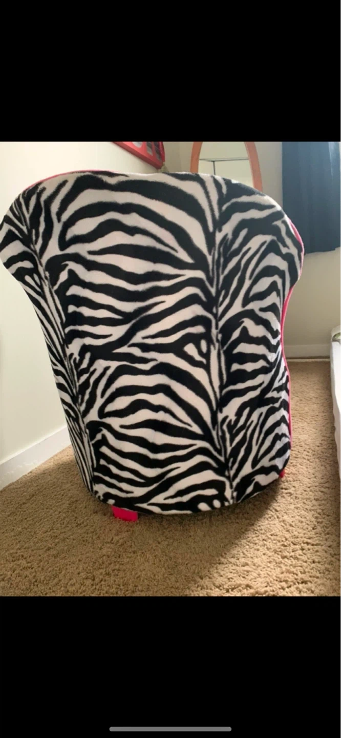 Zebra Print Accent Chair with Pink Trim - photo 2