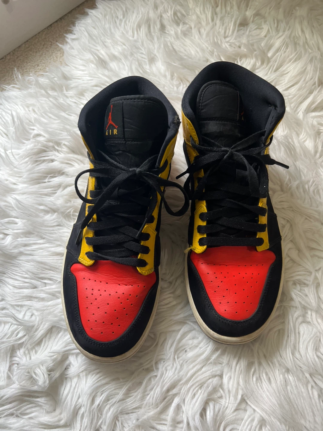 Air Jordan 1 Mid SE Sneakers