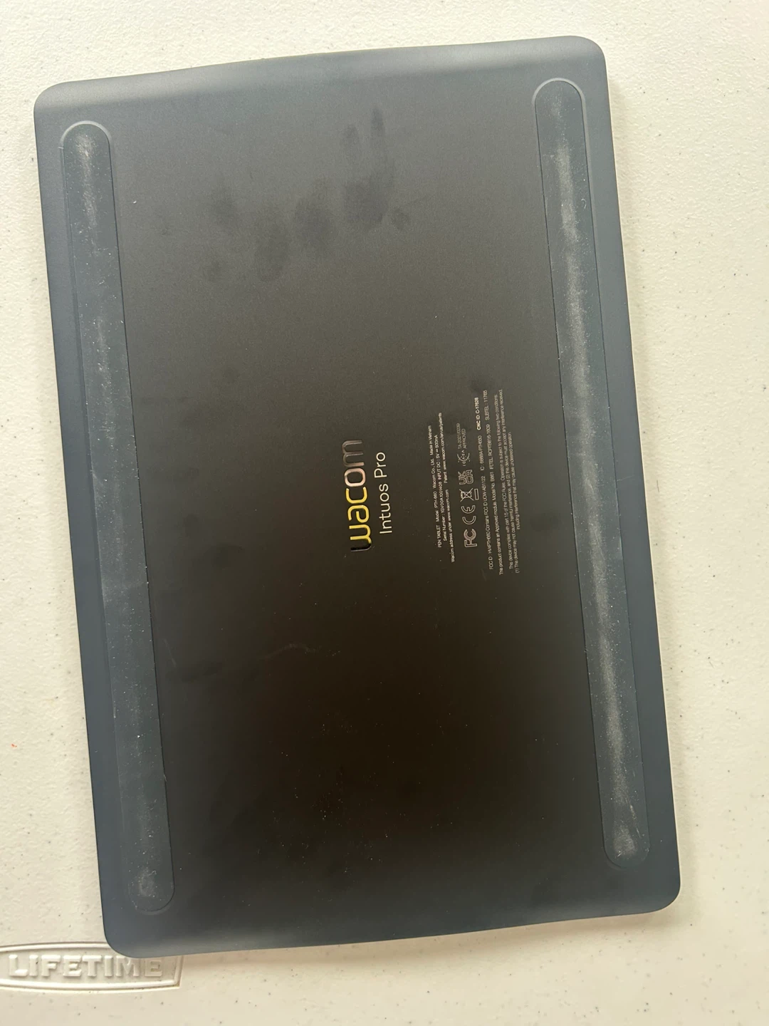 Wacom Intuos Pro Drawing Tablet - photo 3