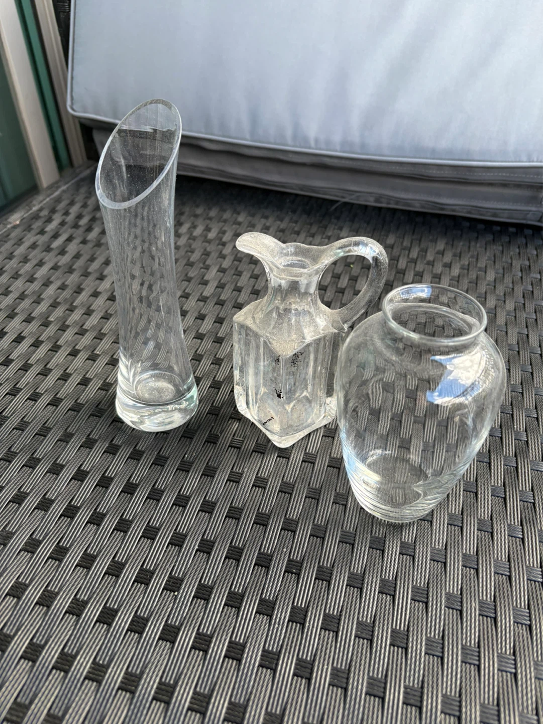 Set of 3 small glass vases