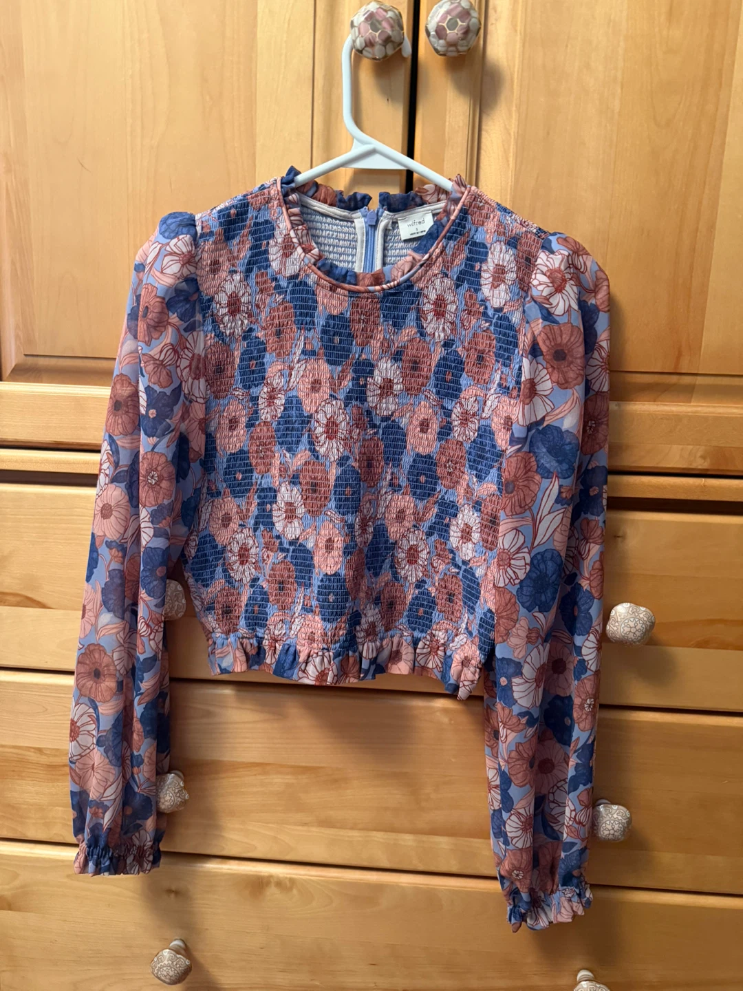 Aritzia Wilfred Top - size small