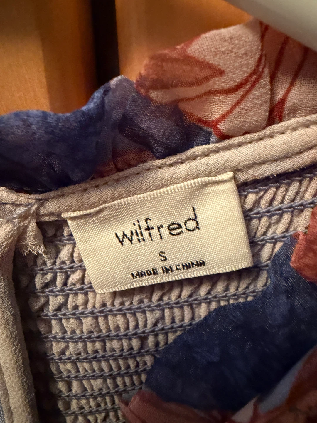 Aritzia Wilfred Top - size small - photo 5
