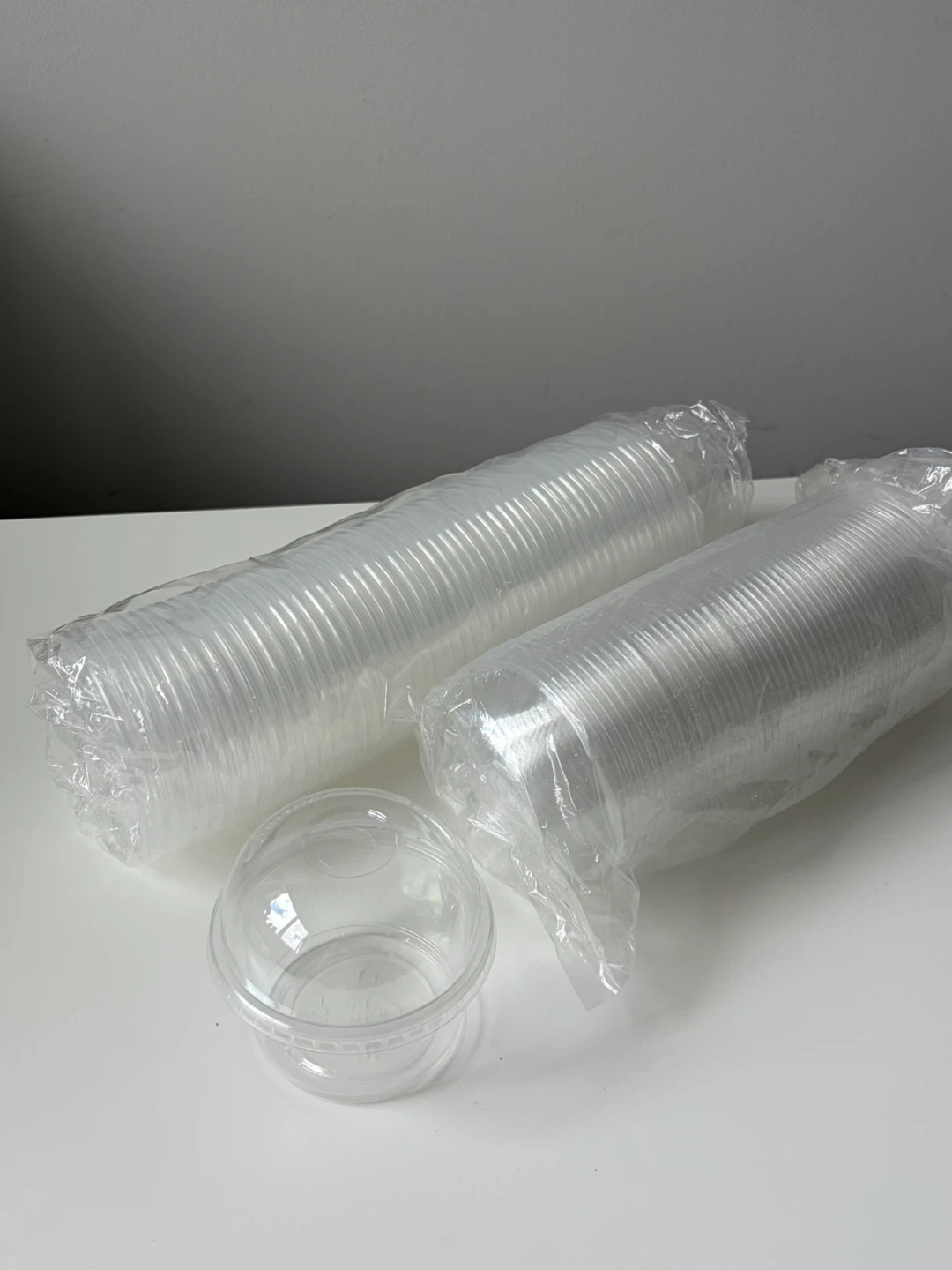 Clear Plastic Cups with Dome Lids