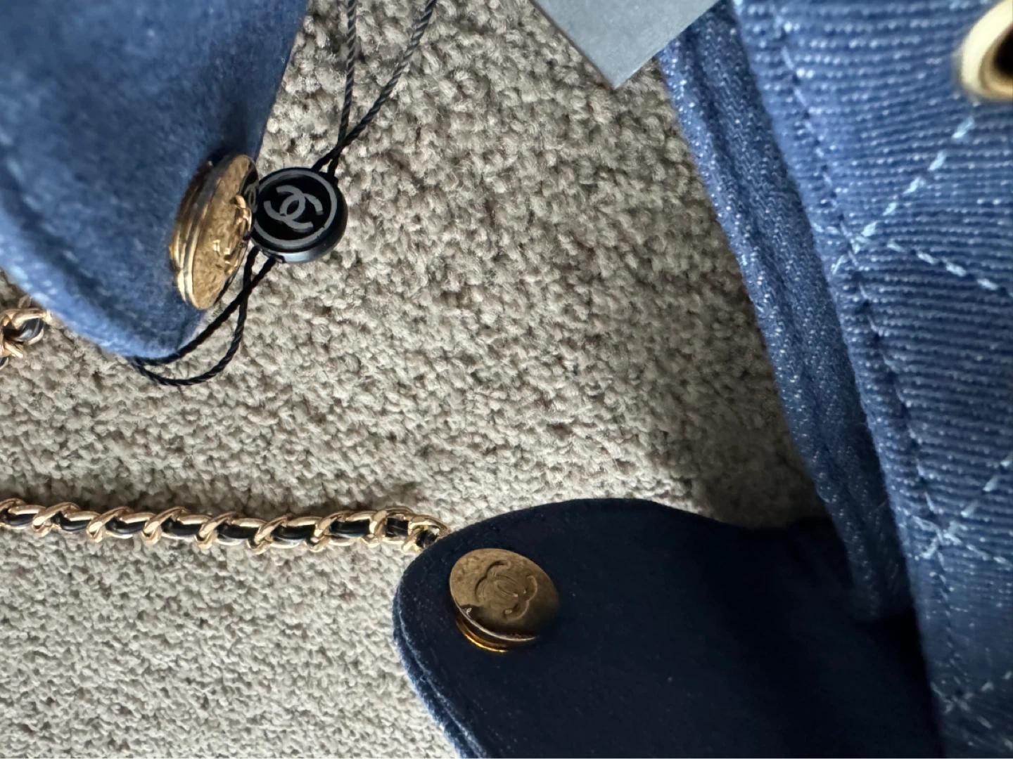 Cс Denim Quilted Chain Shoulder Bag - photo 4