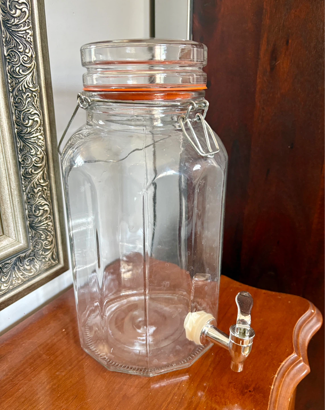 Glass Beverage Dispenser with Spigot
