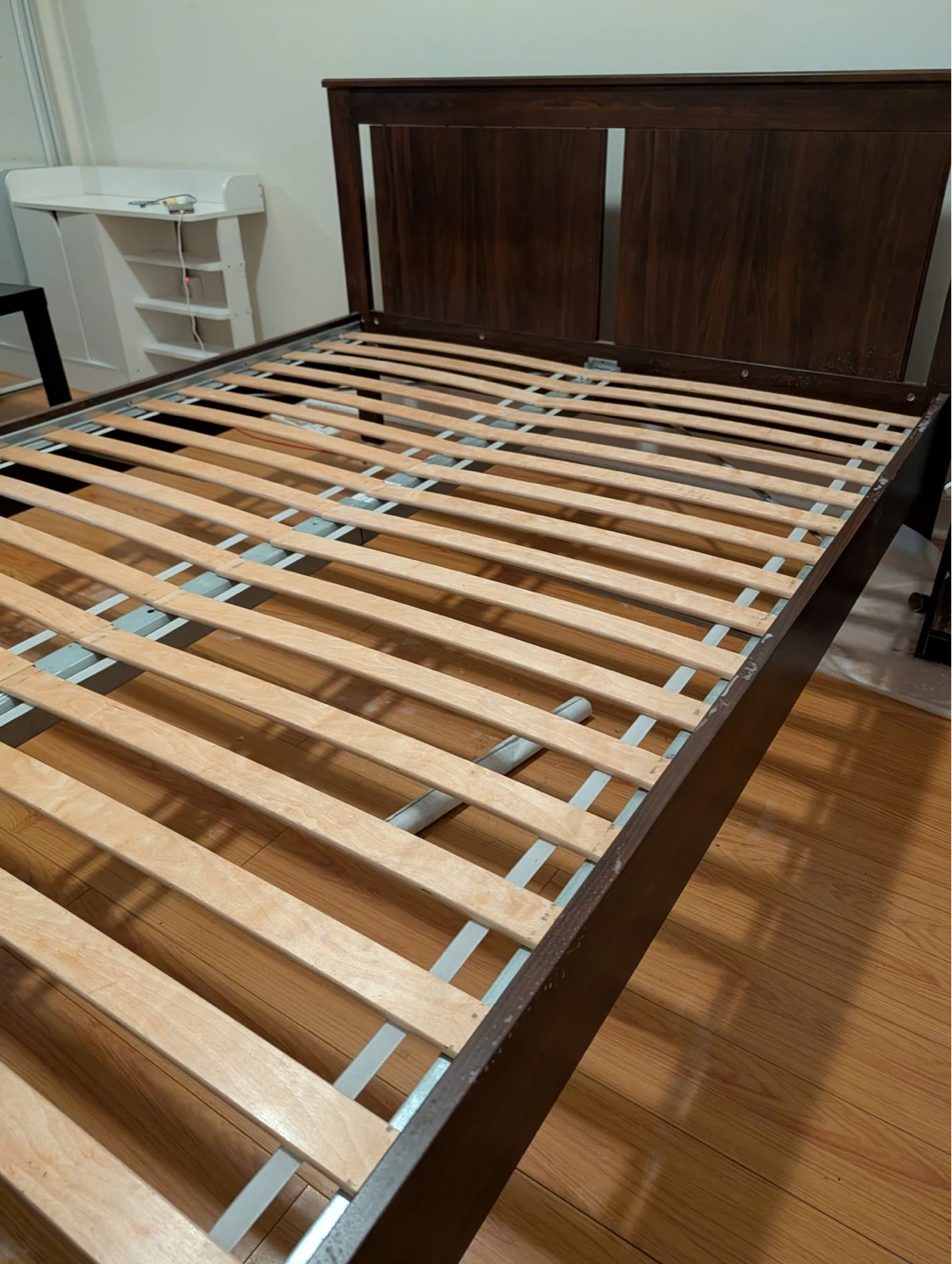 Dark Wood Queen Bed Frame with Slats - photo 4