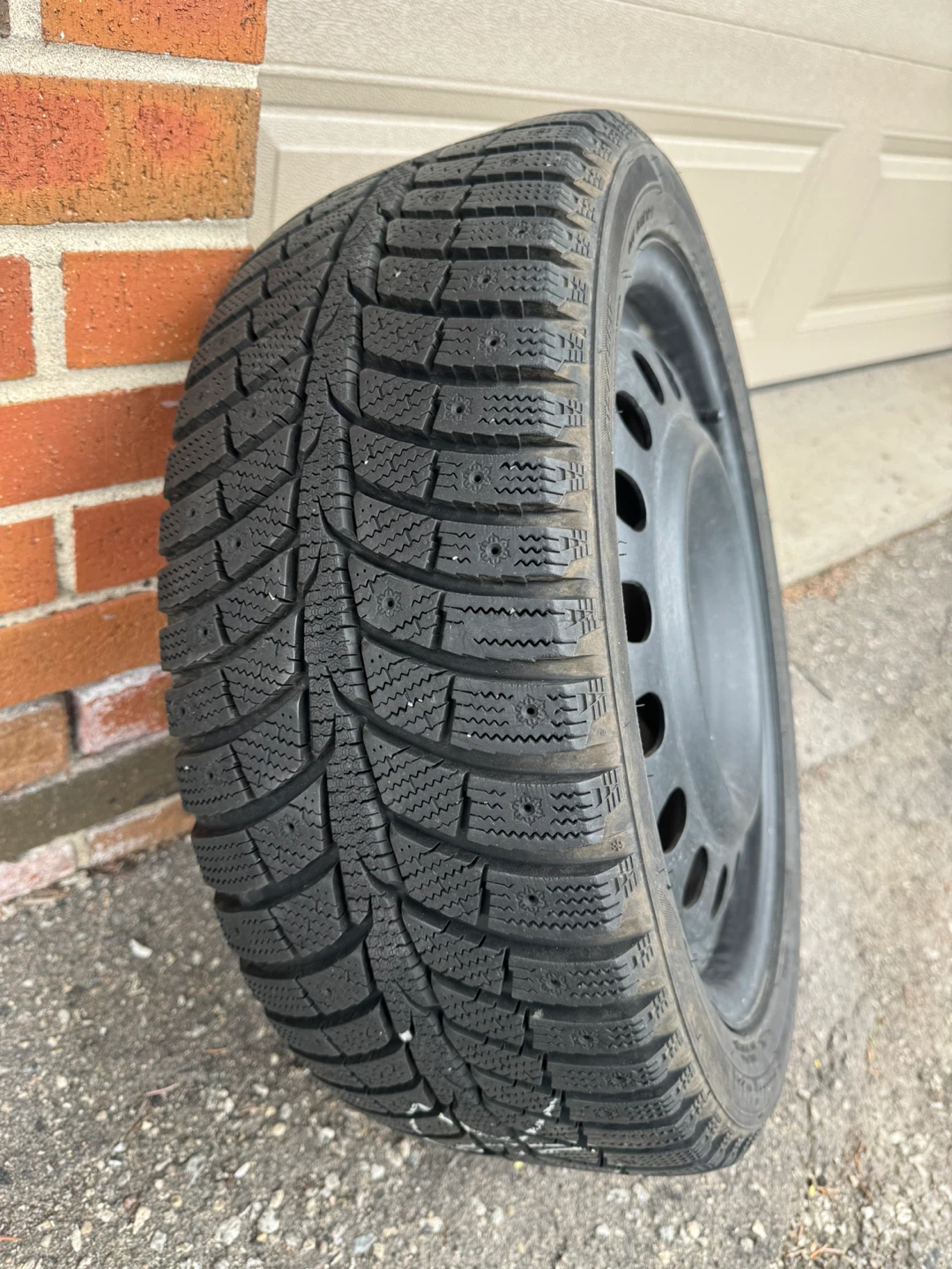 Laufenn 215/45R17 Winter Tires on Rims - photo 4