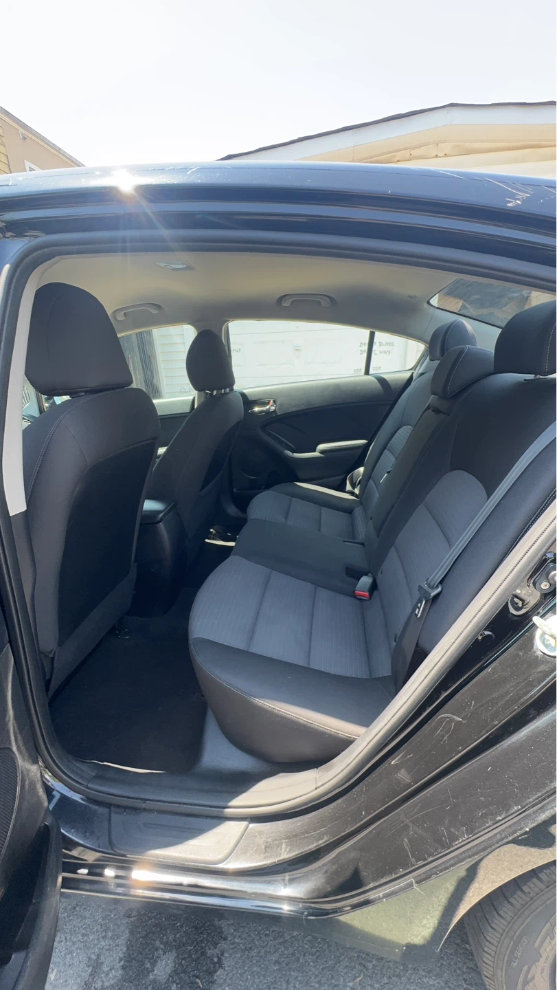 Black Kia Forte. Clean title - photo 2