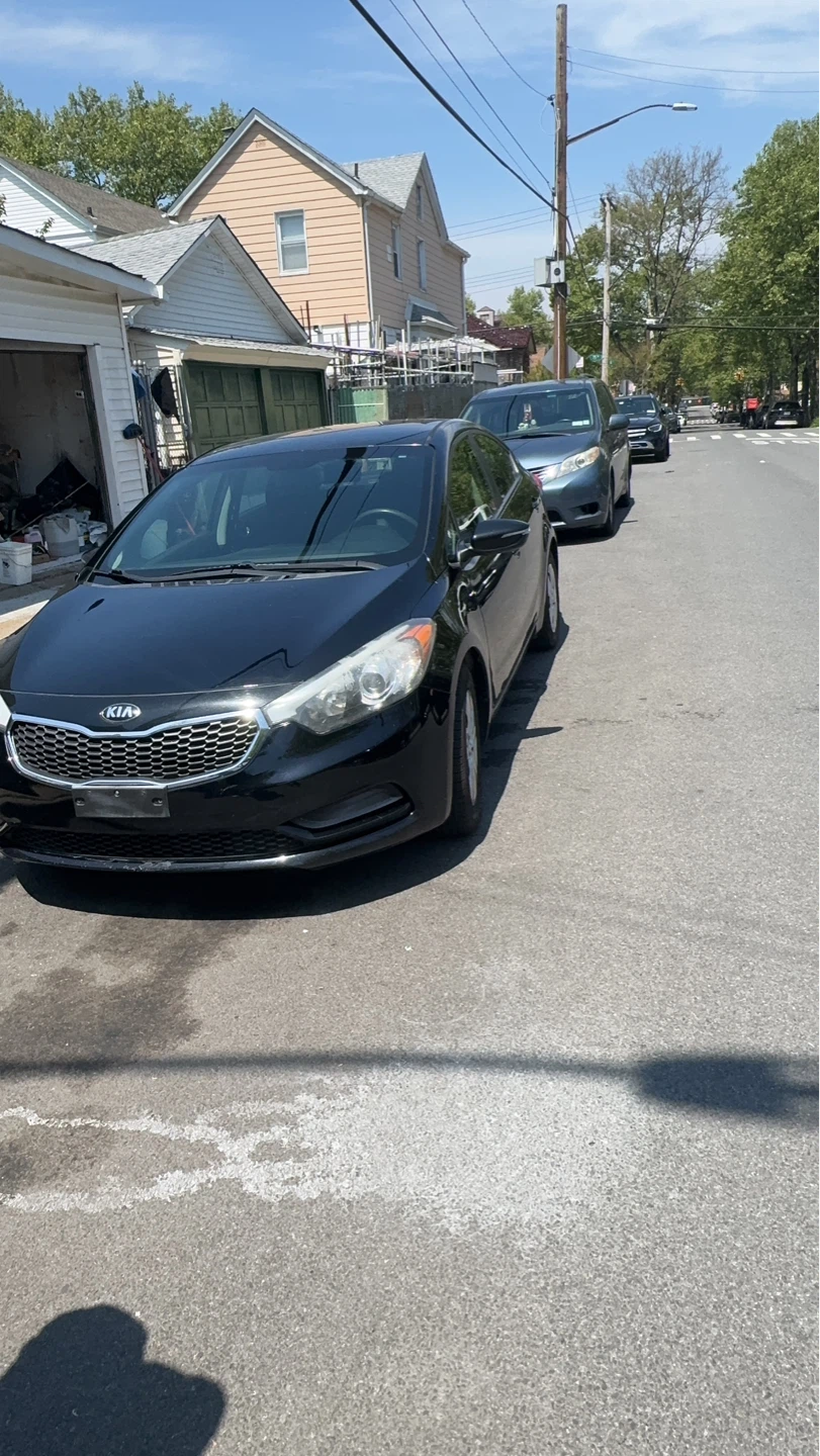 Black Kia Forte. Clean title - photo 4