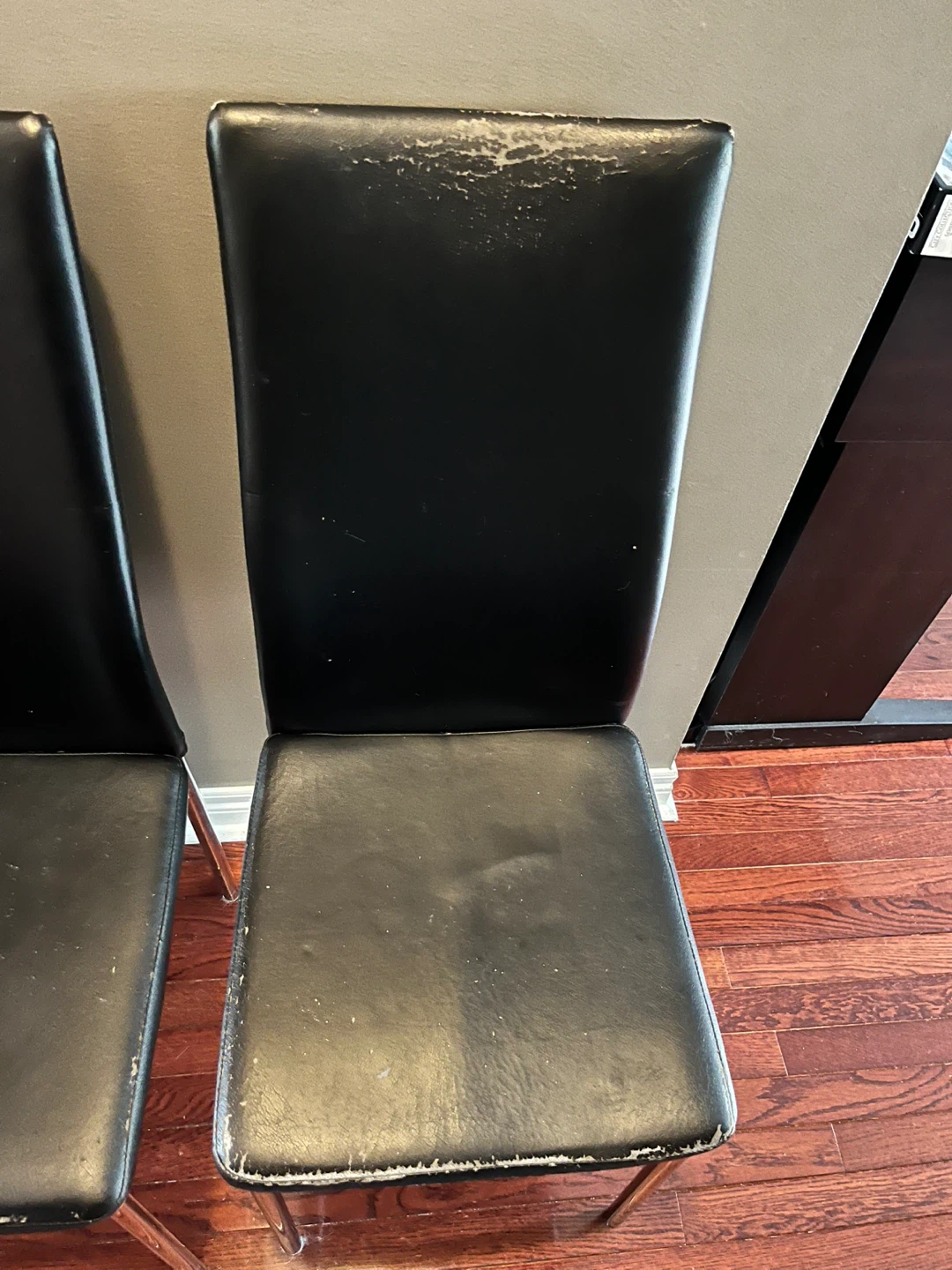 3 Chairs - photo 2