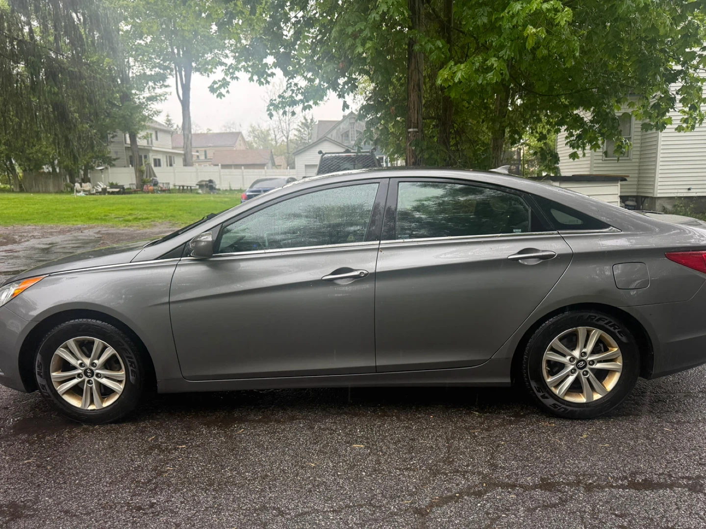 Gray Hyundai Sonata Sedan - photo 4