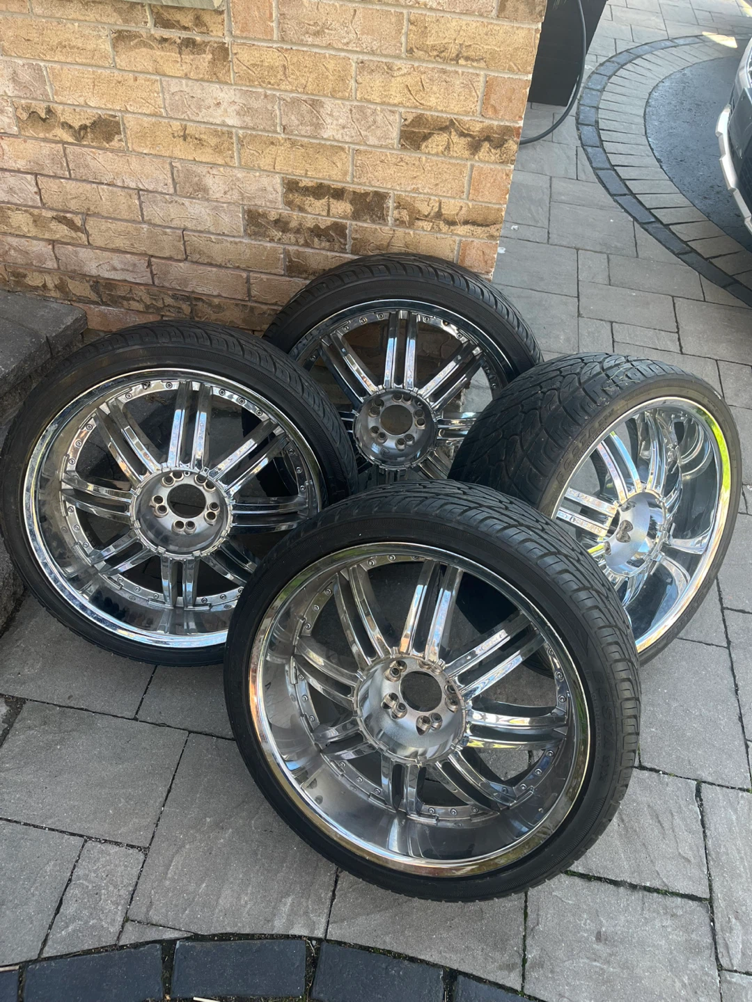 22 Inch Kumho Chrome Wheels and Tires