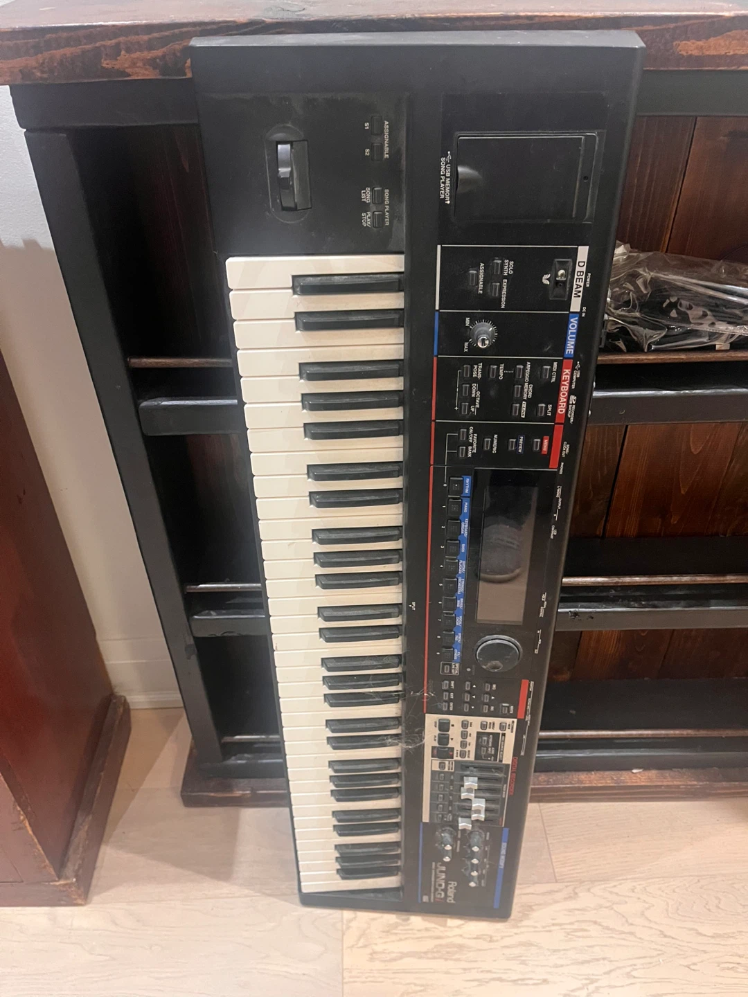 Roland Juno-Gi Mobile Synthesizer with Digital Recorder