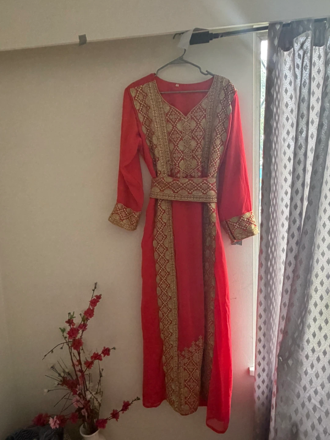 Red Kaftan with Gold Embroidery - photo 3