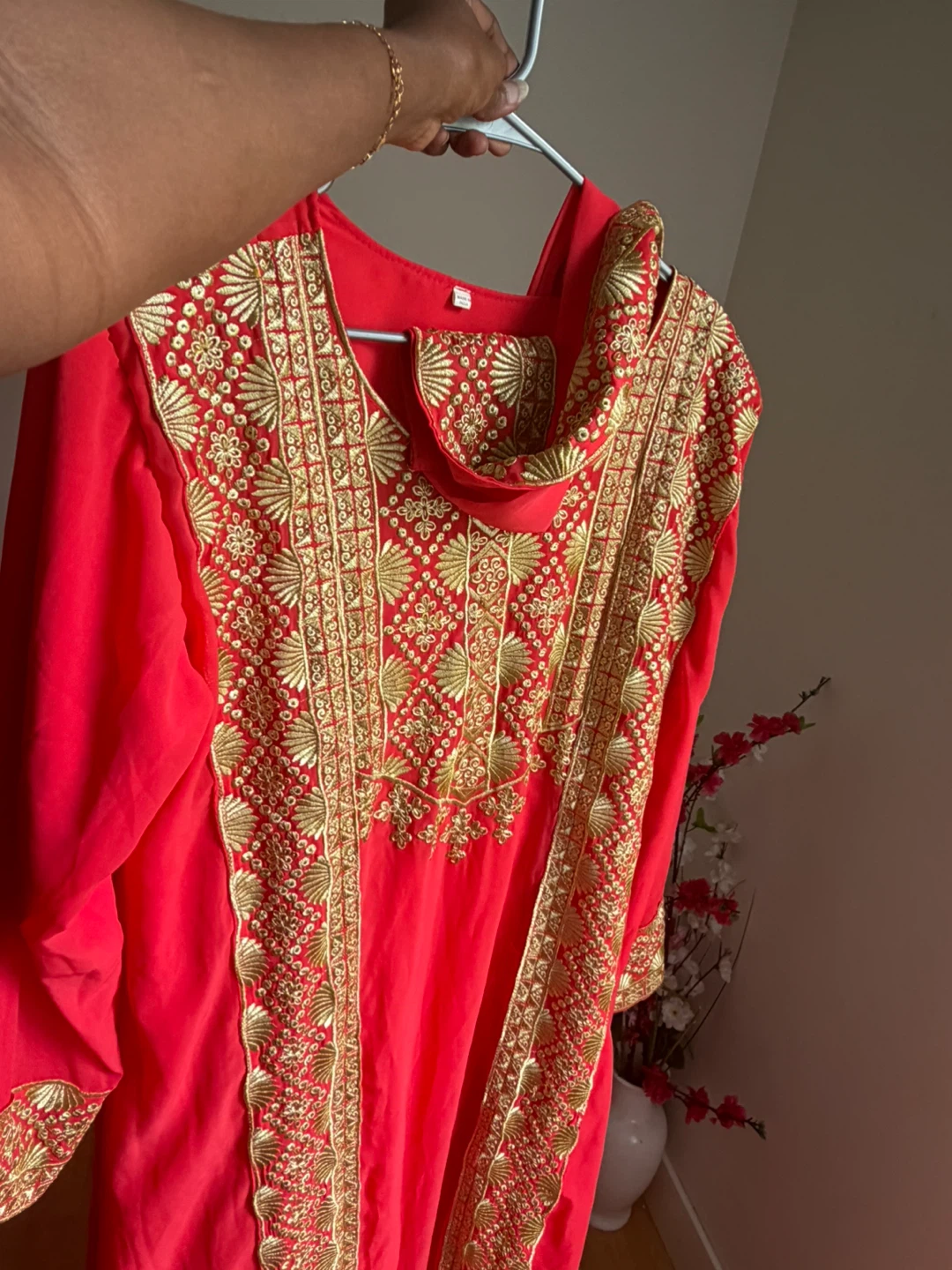 Red Kaftan with Gold Embroidery - photo 2