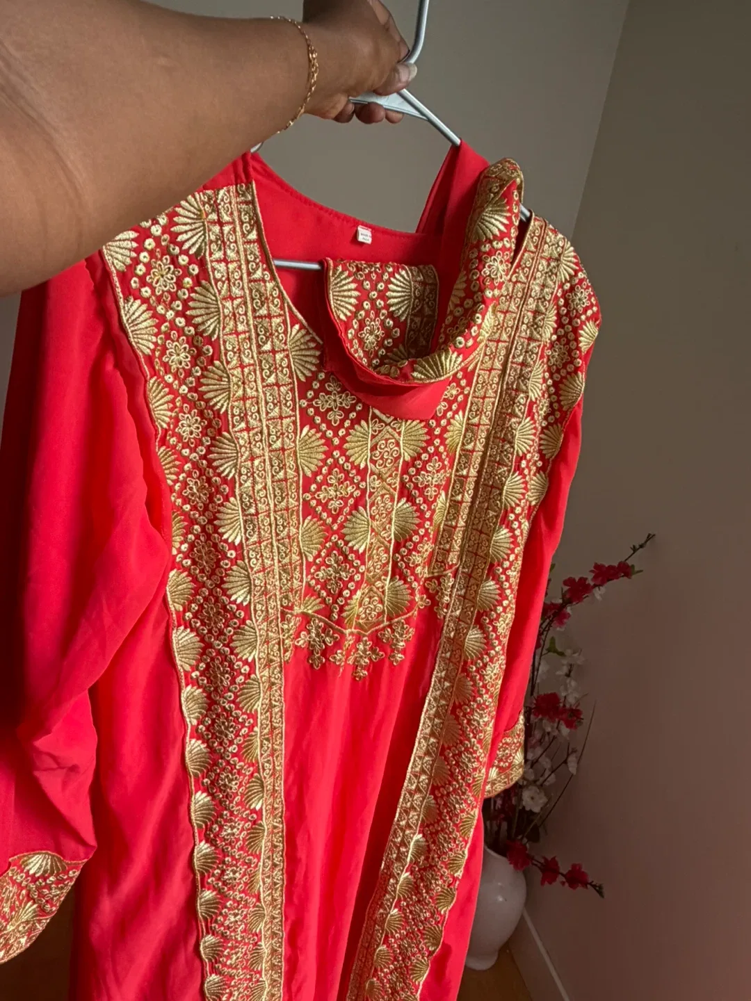 Red Kaftan with Gold Embroidery - photo 2