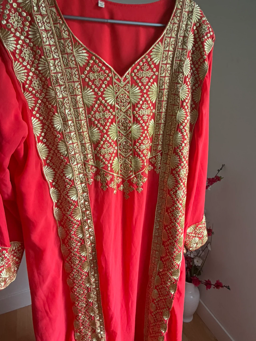 Red Kaftan with Gold Embroidery - photo 4