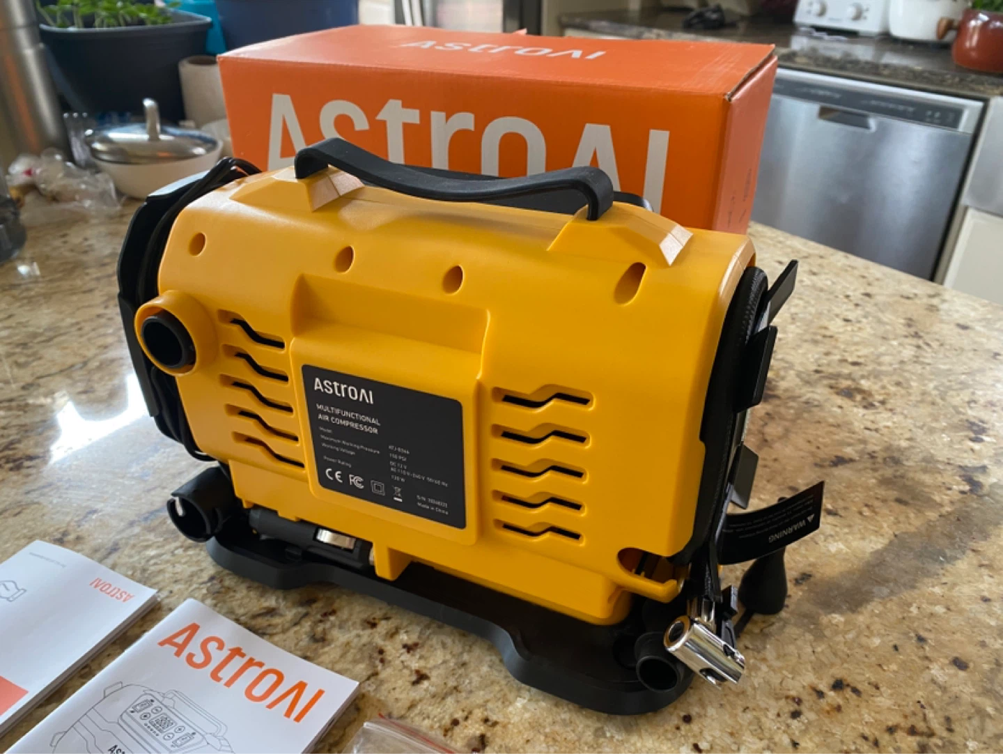 Brand New AstroAI 150 PSI Portable Air Compressor (CAN DELIVER) - photo 5