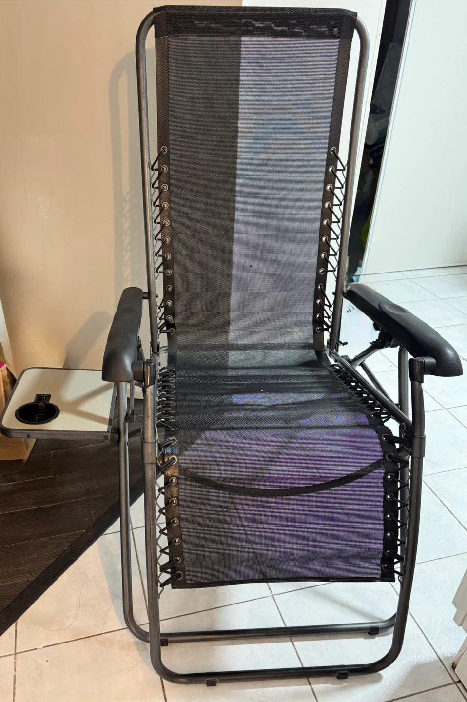 Zero Gravity Chair with Side Tray