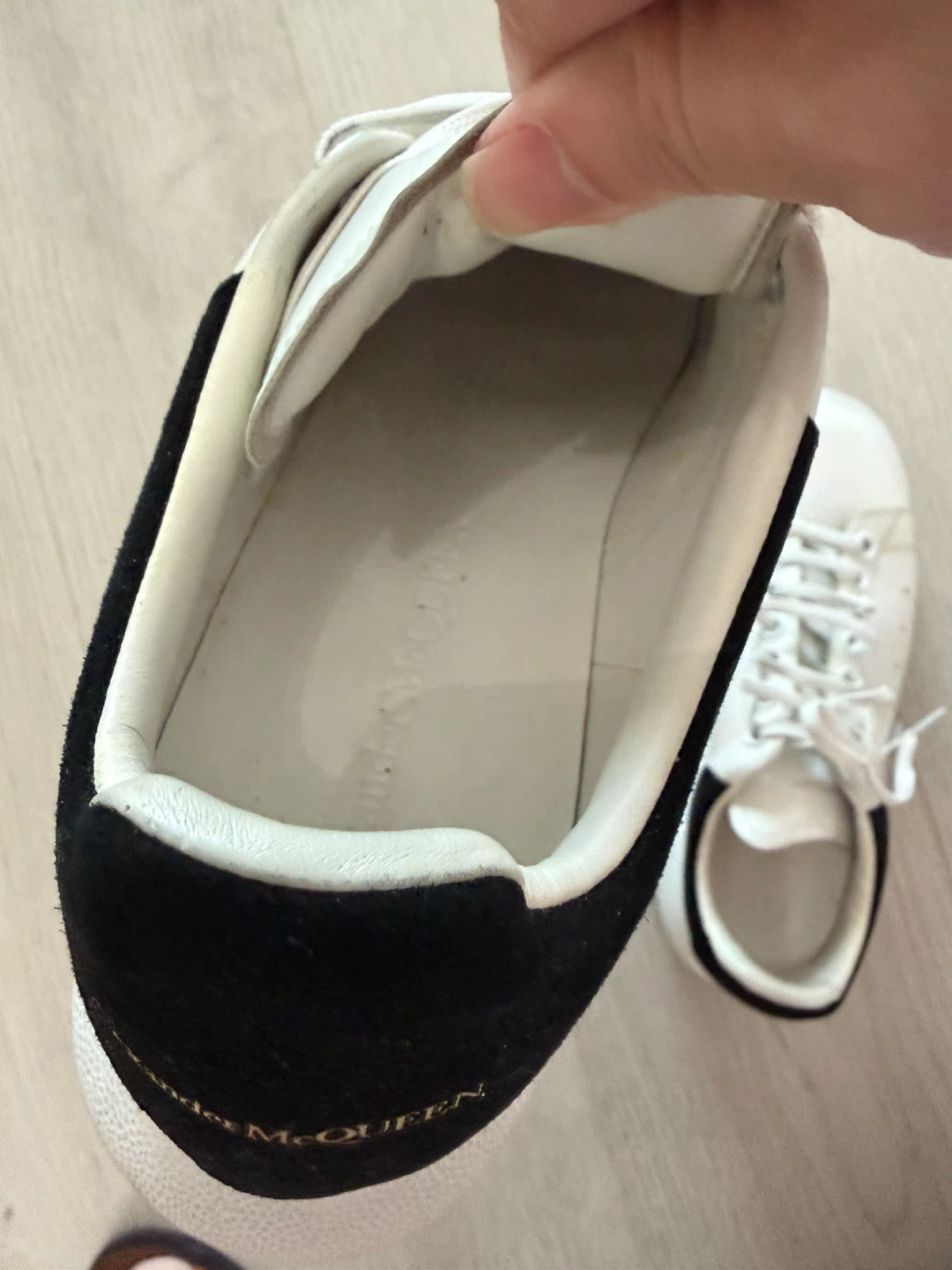 38 Alexander McQueen White Leather Sneakers - photo 4