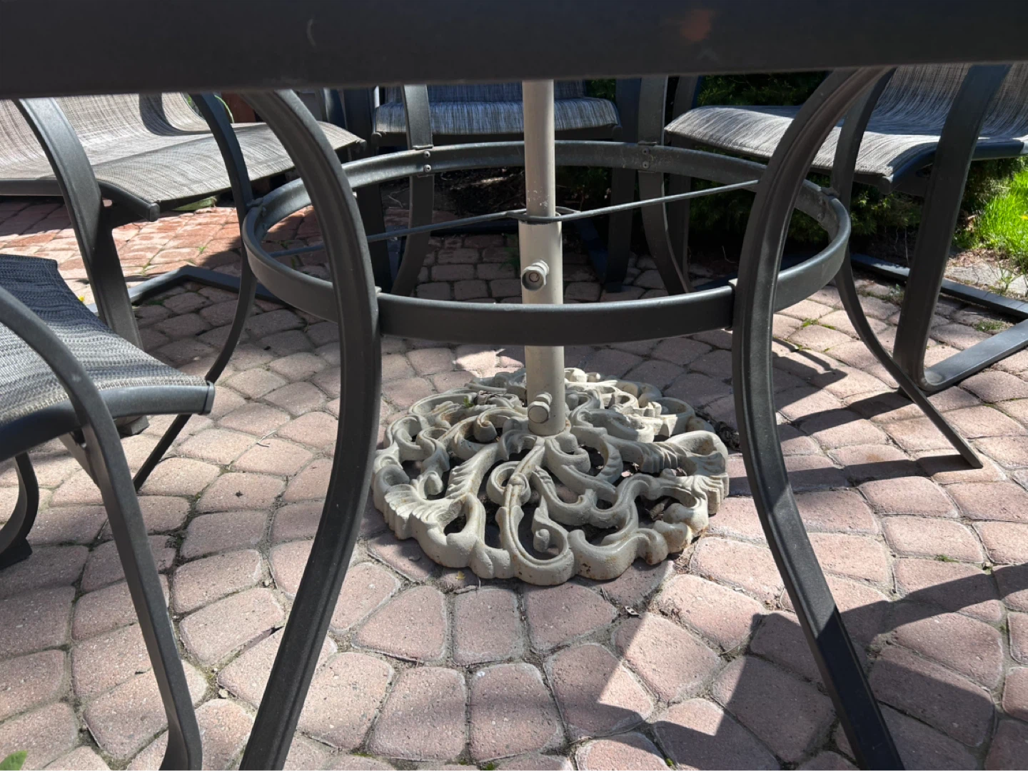 Hexagon Glass Top Patio Table with 6 Chairs, large umbrella - photo 3