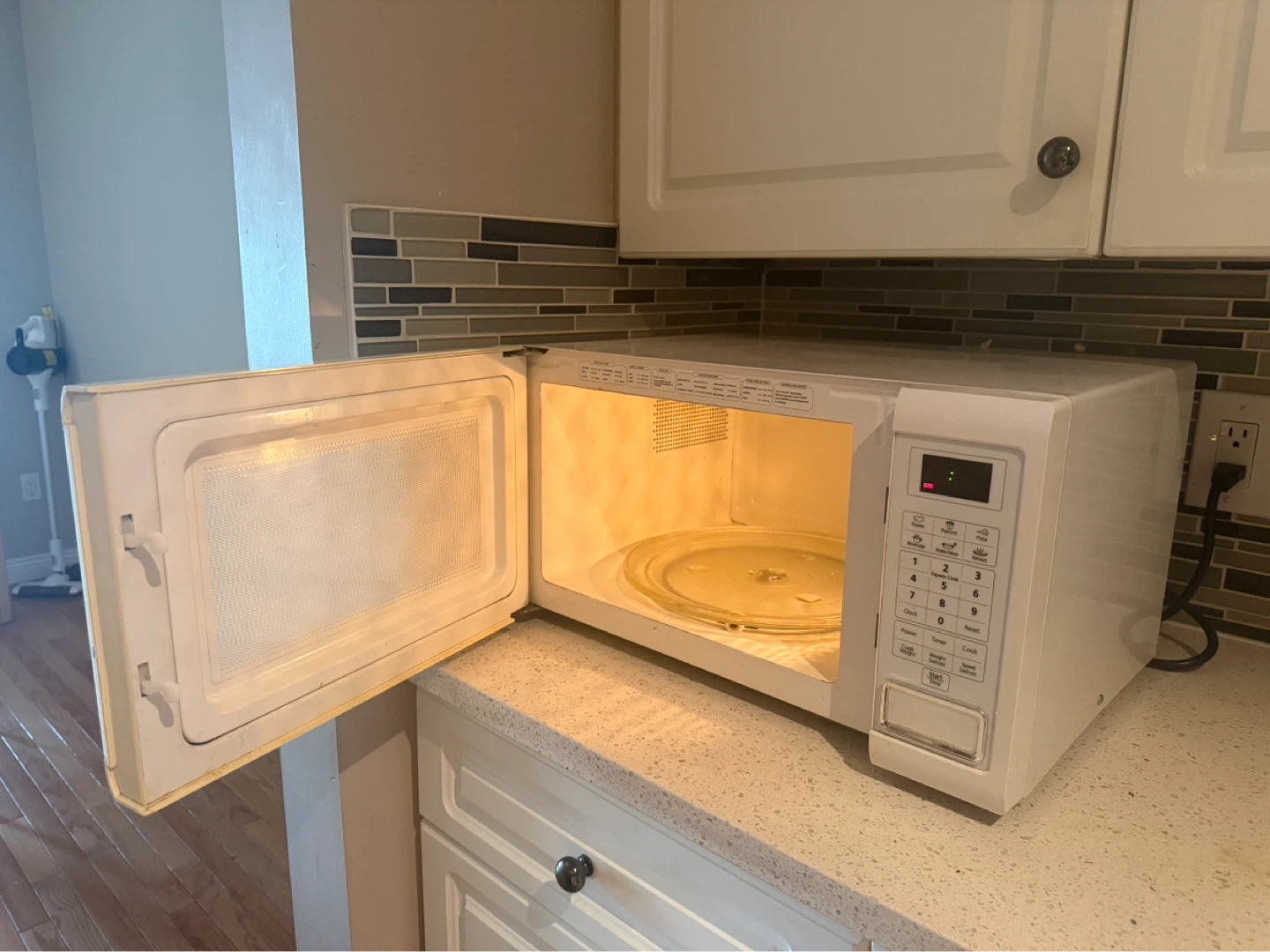 Microwave for Sale - $30 - photo 3