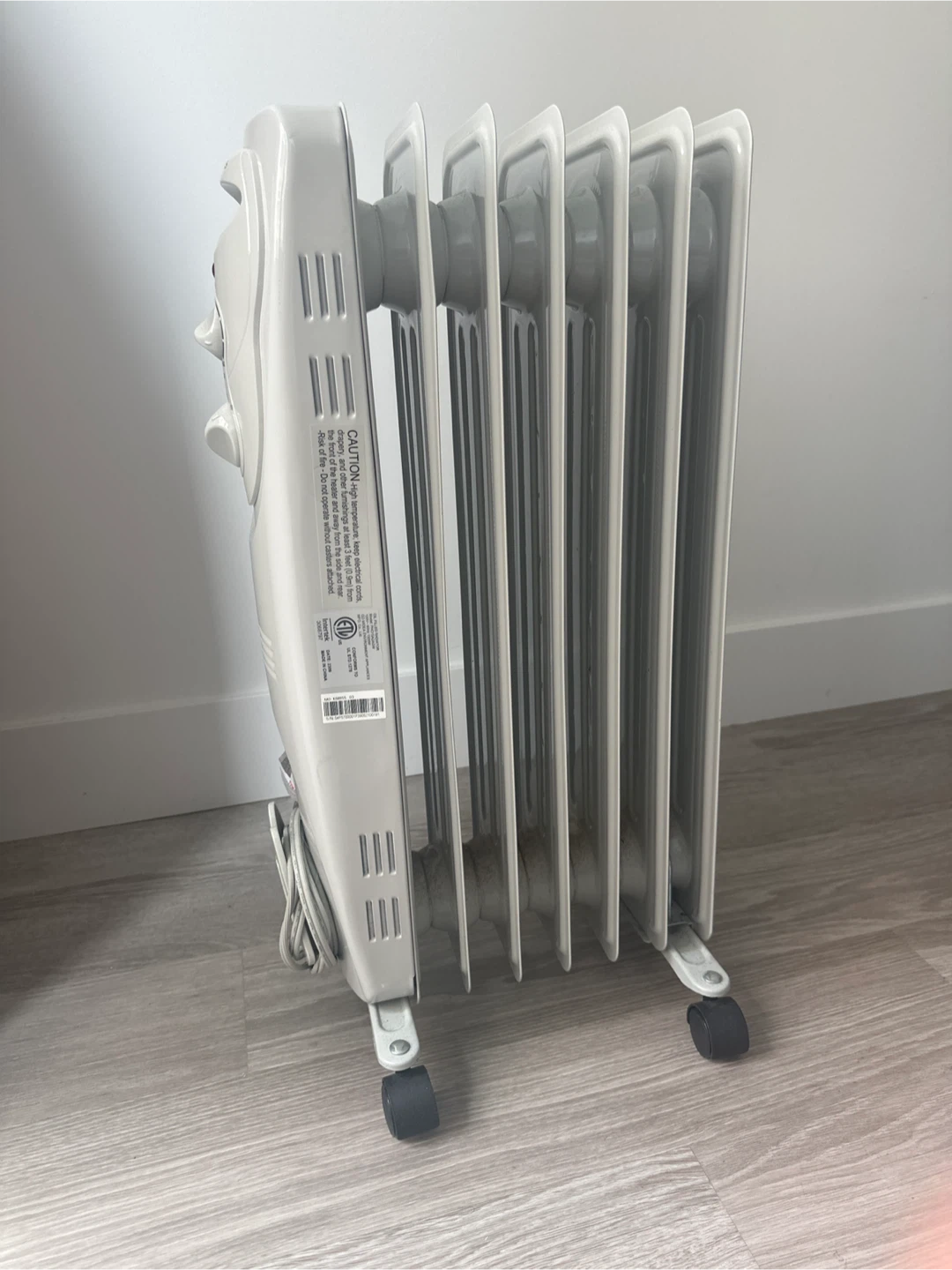 Pelonis Oil-Filled Radiator Heater - photo 2