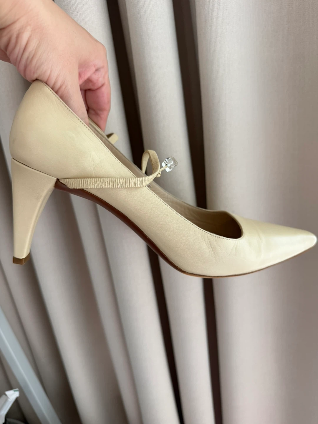 Louis Vuitton Cream Leather Pumps Heels Size 39 - photo 3